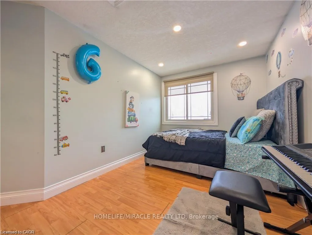 Photo 20 of 39 Endeavour Drive, Cambridge — HOMEH