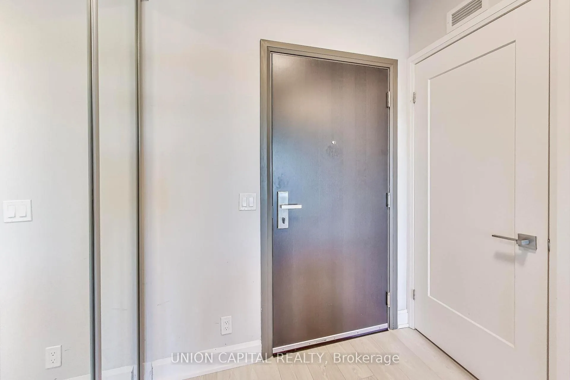 Photo 2 of Unit 1012, 38 Water Walk Drive, Markham, Unionville — HOMEH