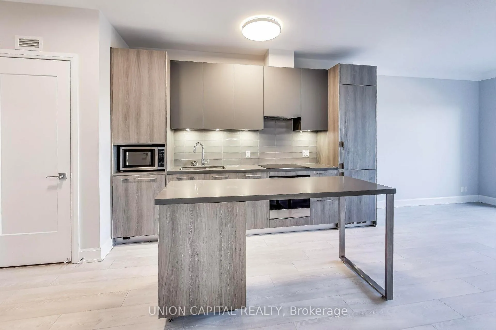 Photo 7 of Unit 1012, 38 Water Walk Drive, Markham, Unionville — HOMEH