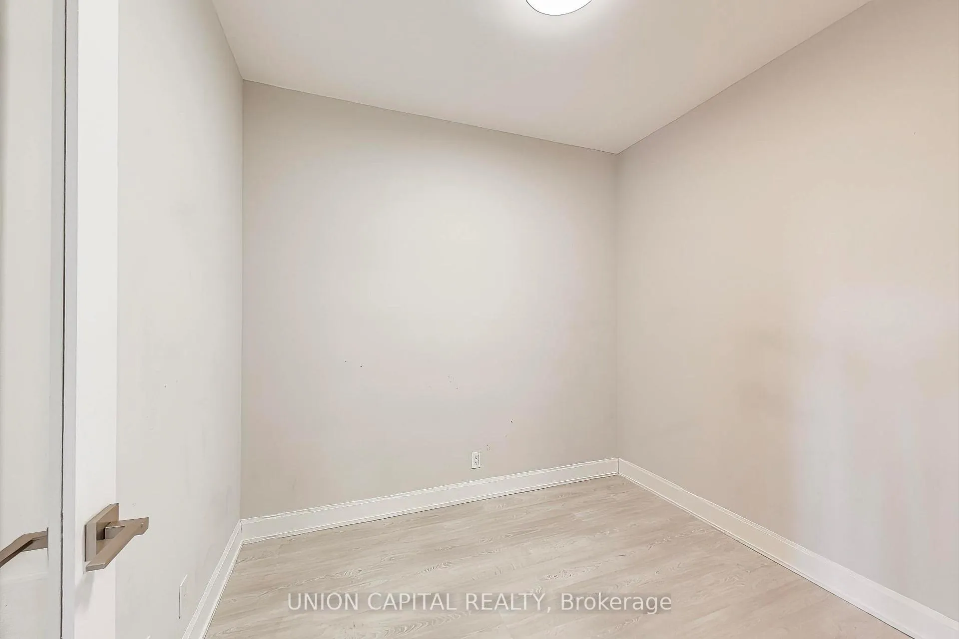 Photo 12 of Unit 1012, 38 Water Walk Drive, Markham, Unionville — HOMEH