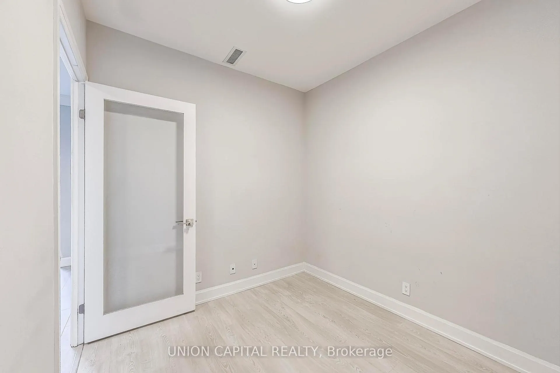 Photo 13 of Unit 1012, 38 Water Walk Drive, Markham, Unionville — HOMEH
