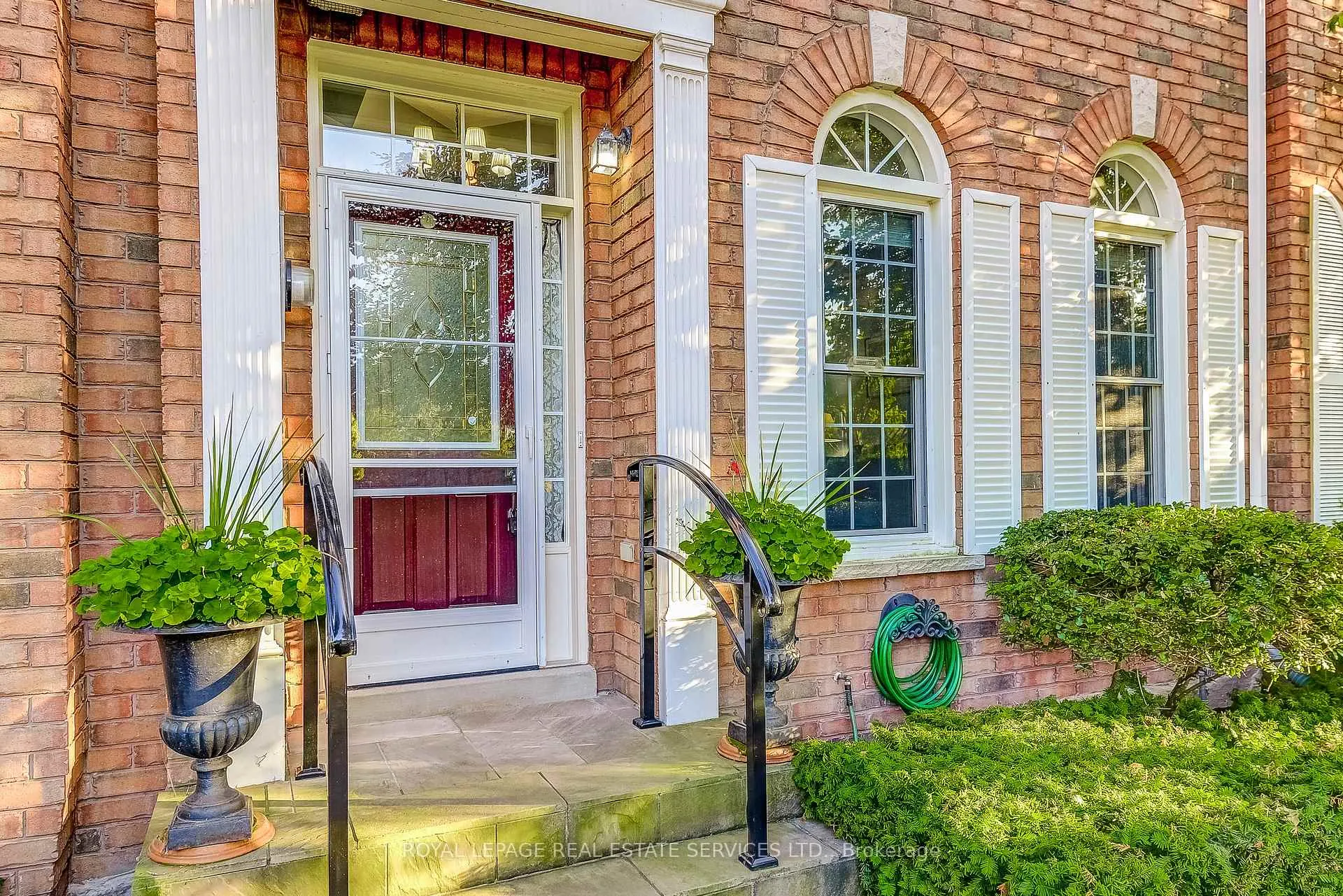 Photo 2 of 200 Glenashton Drive, Oakville, River Oaks — HOMEH