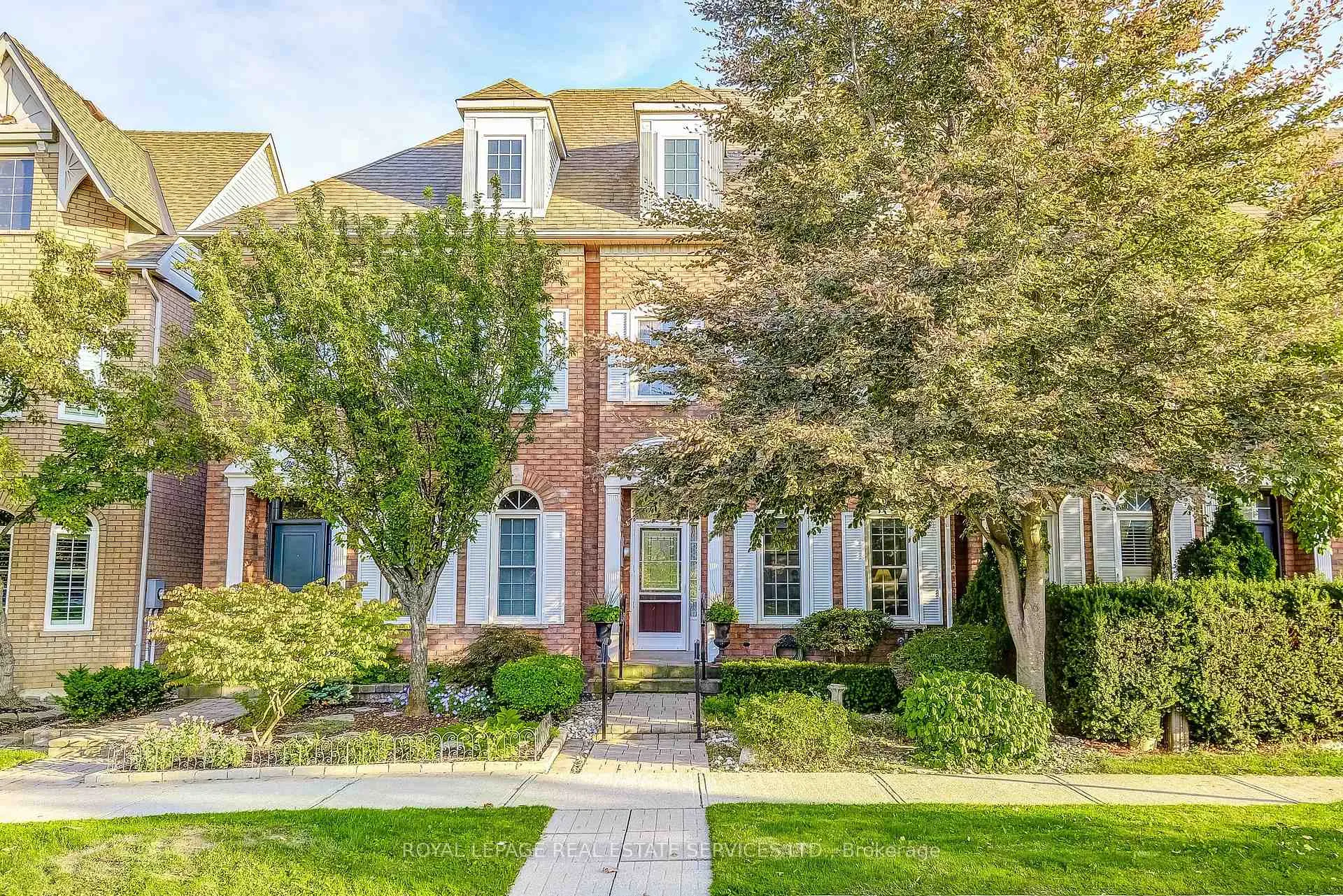 Photo 3 of 200 Glenashton Drive, Oakville, River Oaks — HOMEH