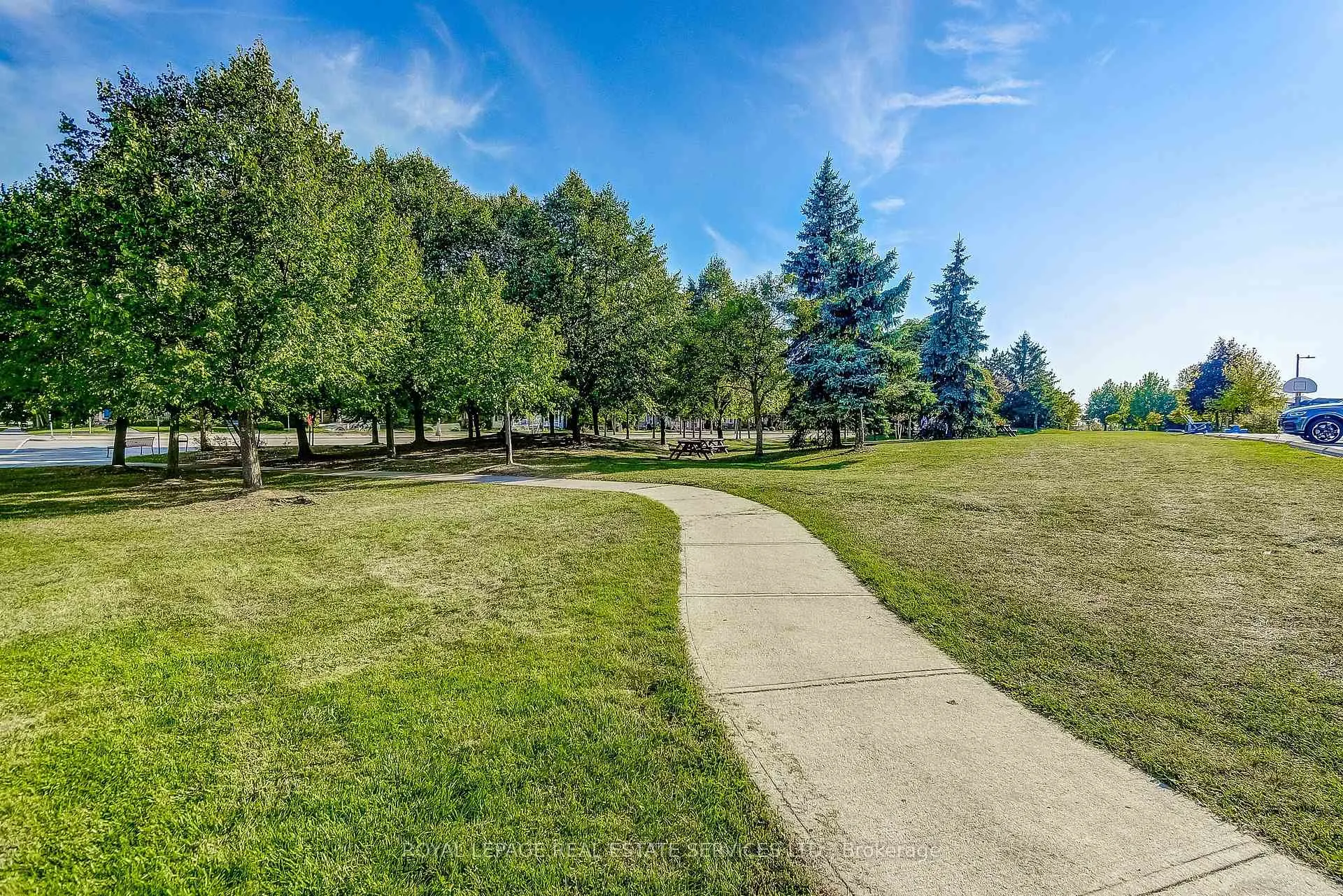 Photo 9 of 200 Glenashton Drive, Oakville, River Oaks — HOMEH