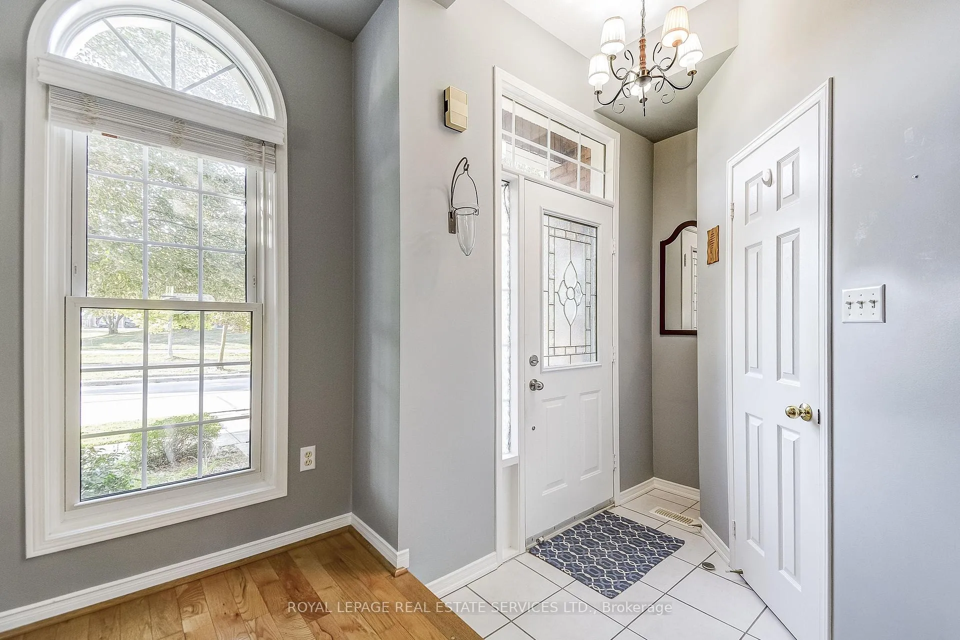 Photo 10 of 200 Glenashton Drive, Oakville, River Oaks — HOMEH