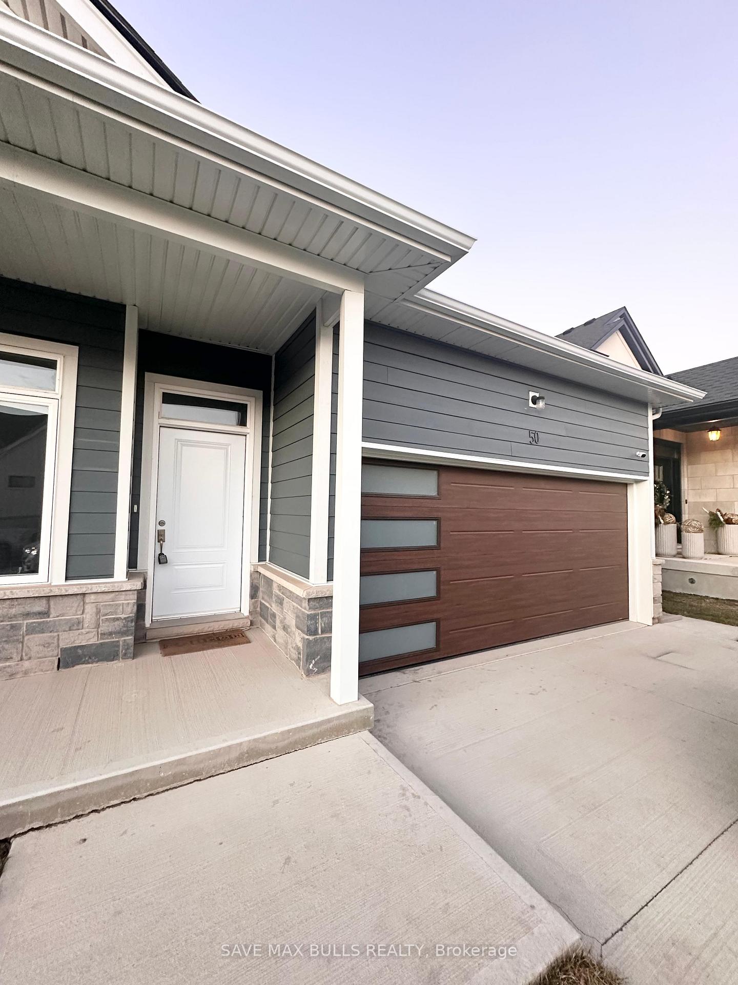 Photo 3 of 50 Ivy Crescent, Thorold, Confederation Heights — HOMEH