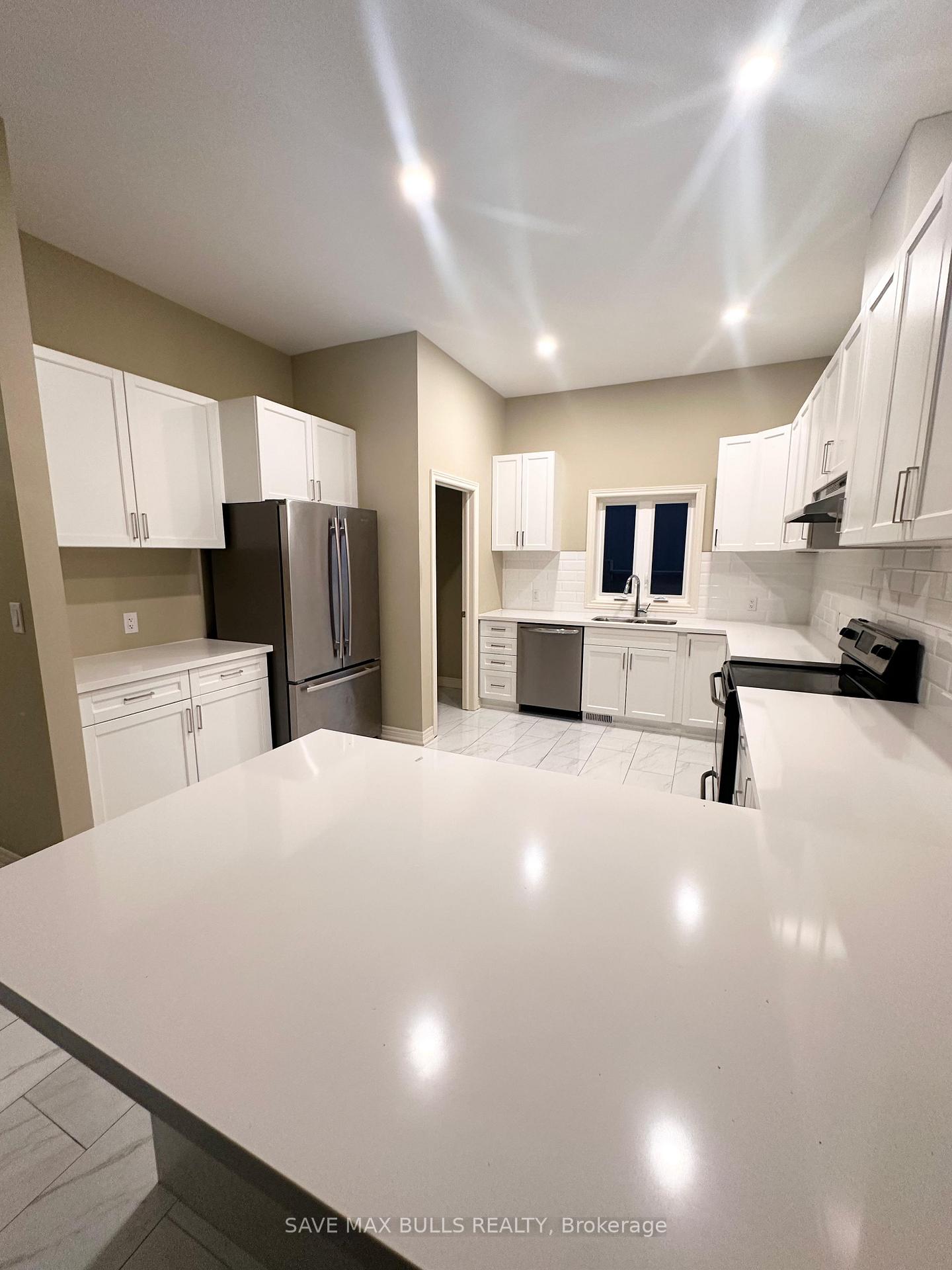Photo 14 of 50 Ivy Crescent, Thorold, Confederation Heights — HOMEH