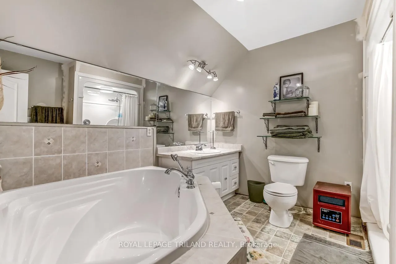 Photo 31 of 25941 Argyle Line, West Elgin, Rural West Elgin — HOMEH