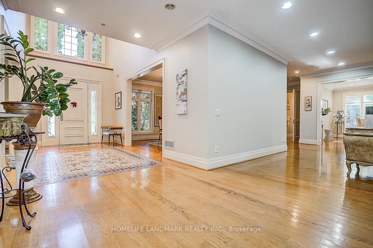 Photo 3 of 86 Muzich Place, Vaughan, East Woodbridge — HOMEH