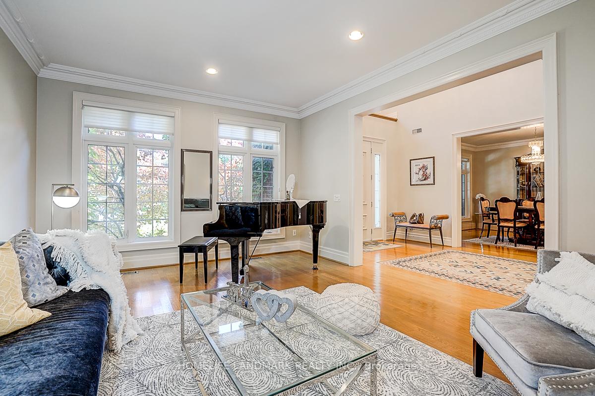 Photo 7 of 86 Muzich Place, Vaughan, East Woodbridge — HOMEH