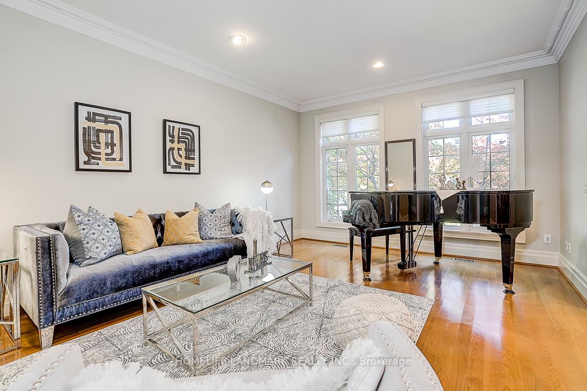 Photo 11 of 86 Muzich Place, Vaughan, East Woodbridge — HOMEH
