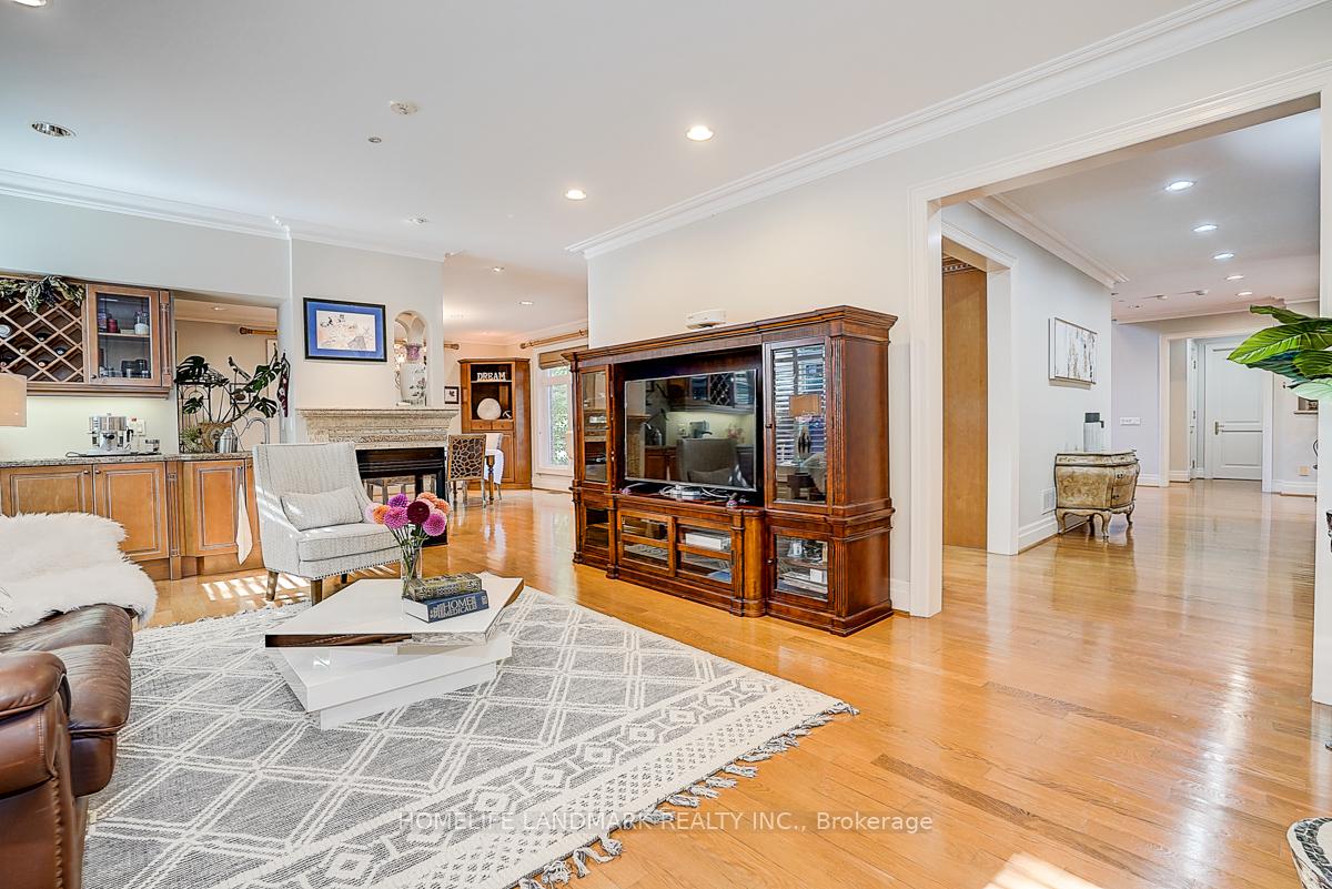 Photo 13 of 86 Muzich Place, Vaughan, East Woodbridge — HOMEH