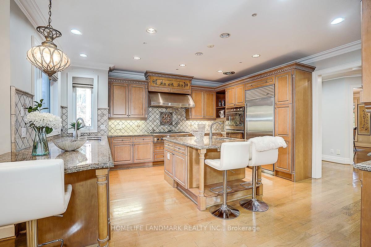 Photo 10 of 86 Muzich Place, Vaughan, East Woodbridge — HOMEH