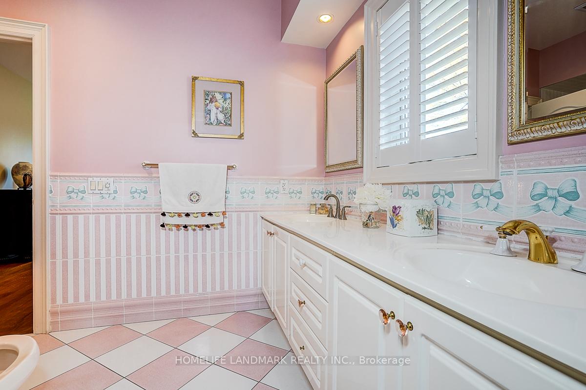 Photo 33 of 86 Muzich Place, Vaughan, East Woodbridge — HOMEH