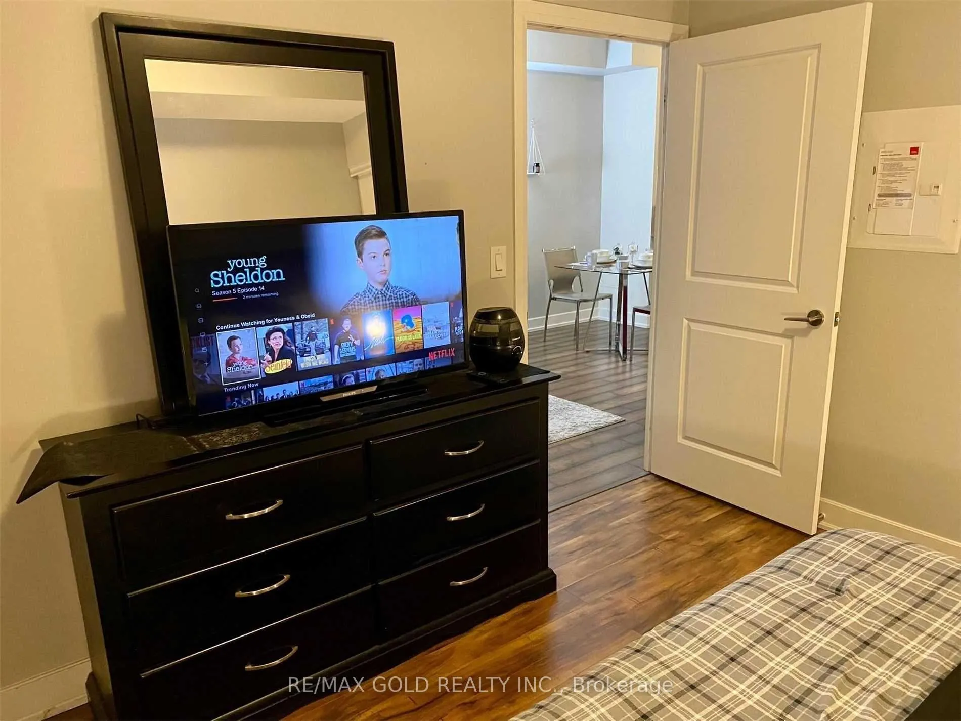 Photo 6 of Unit 330, 2 Eva Road, Etobicoke, Etobicoke West Mall — HOMEH