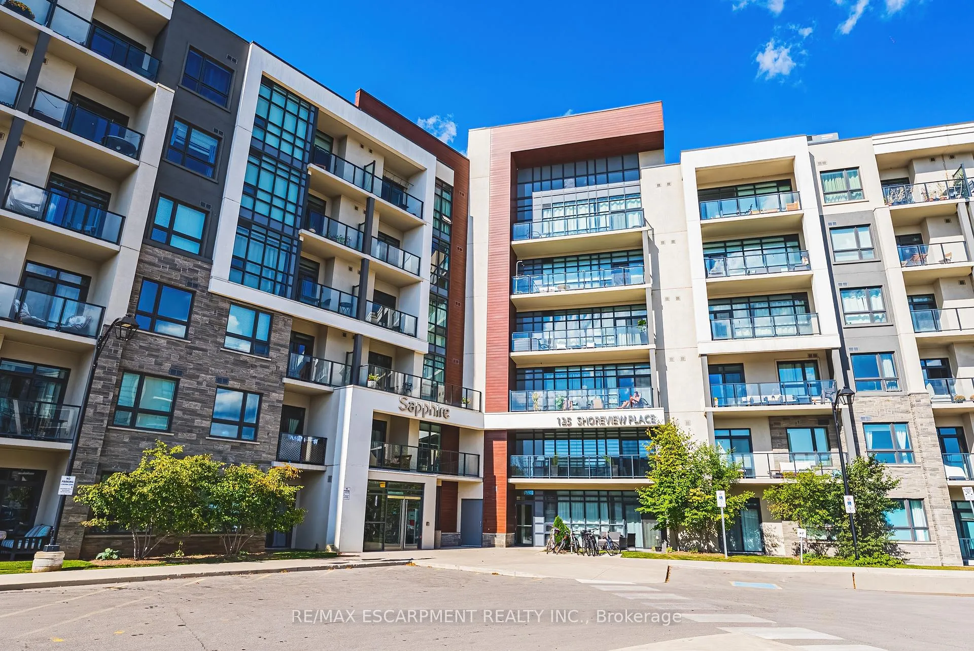 Photo 2 of Unit 428, 125 Shoreview Place, Hamilton, Lakeshore — HOMEH