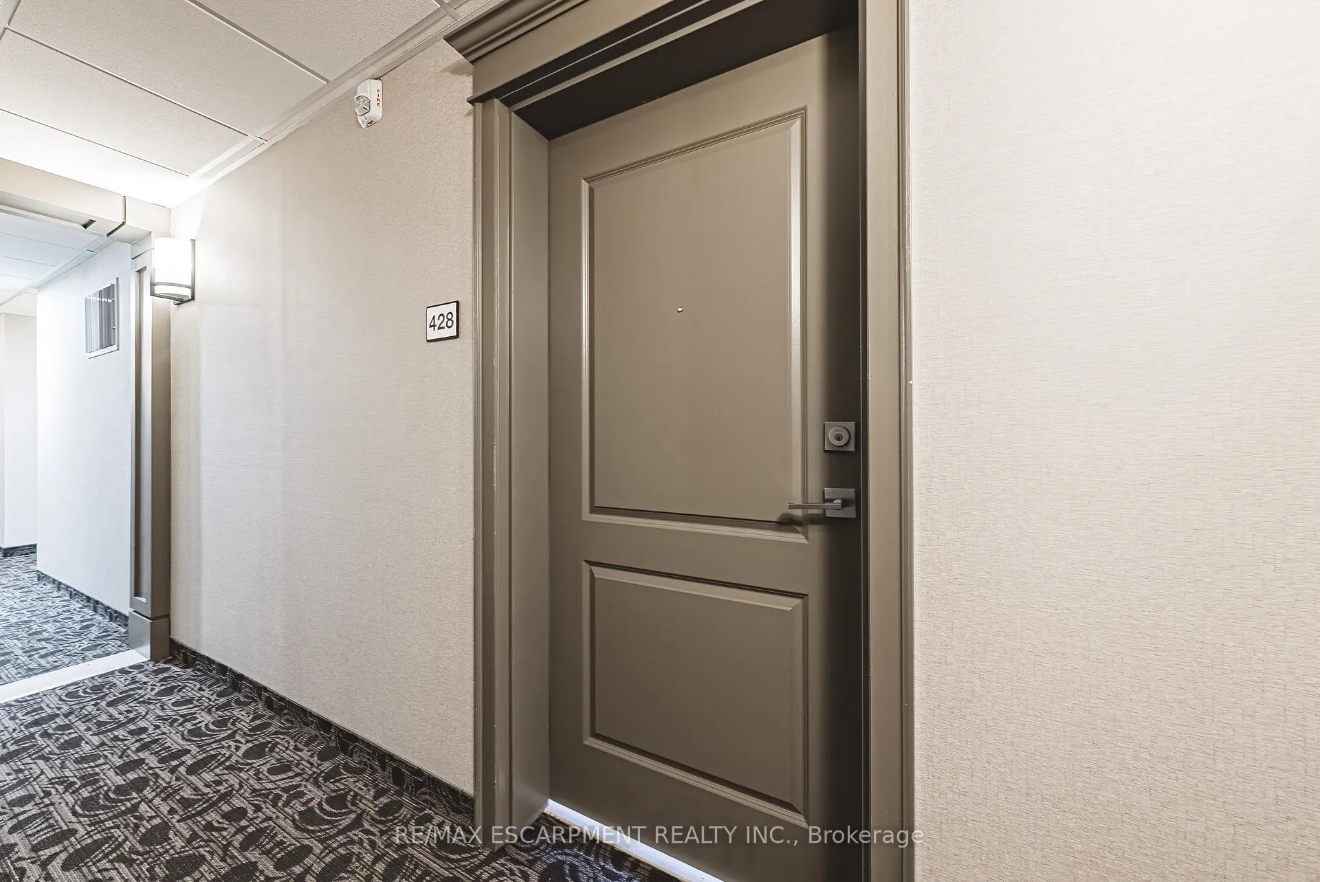 Photo 3 of Unit 428, 125 Shoreview Place, Hamilton, Lakeshore — HOMEH