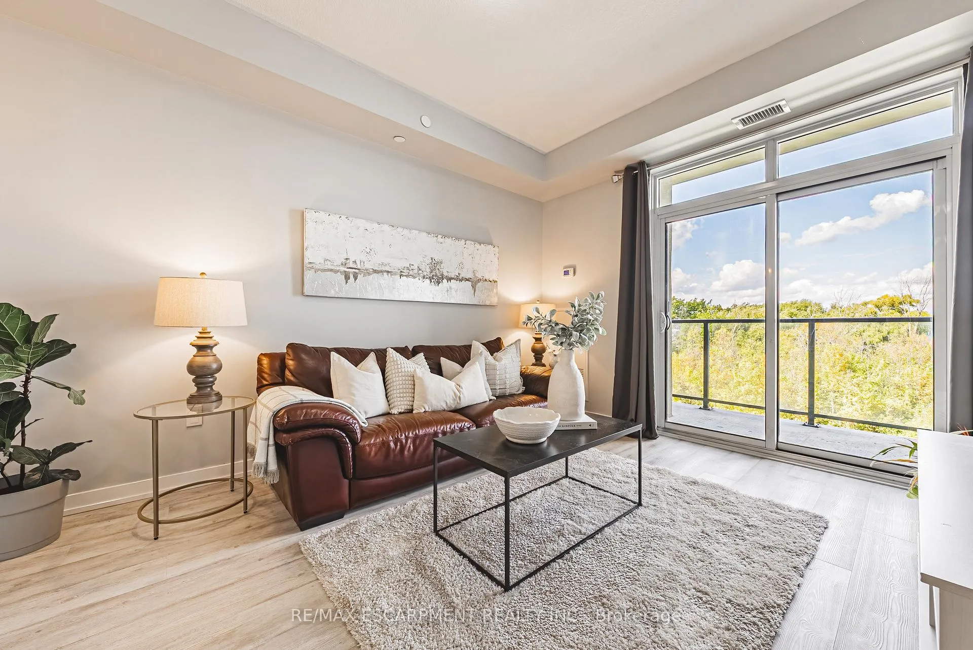 Photo 9 of Unit 428, 125 Shoreview Place, Hamilton, Lakeshore — HOMEH