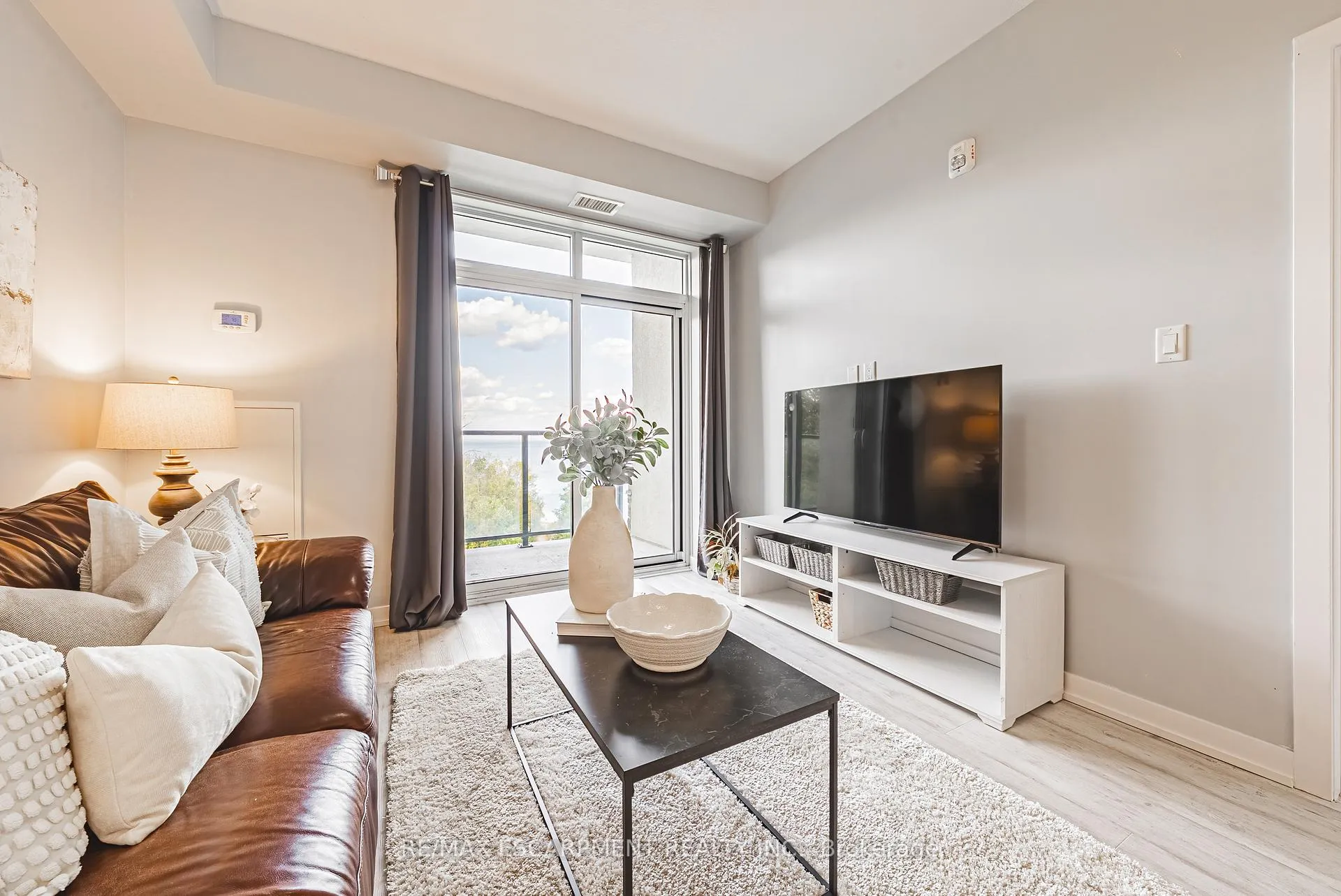 Photo 10 of Unit 428, 125 Shoreview Place, Hamilton, Lakeshore — HOMEH