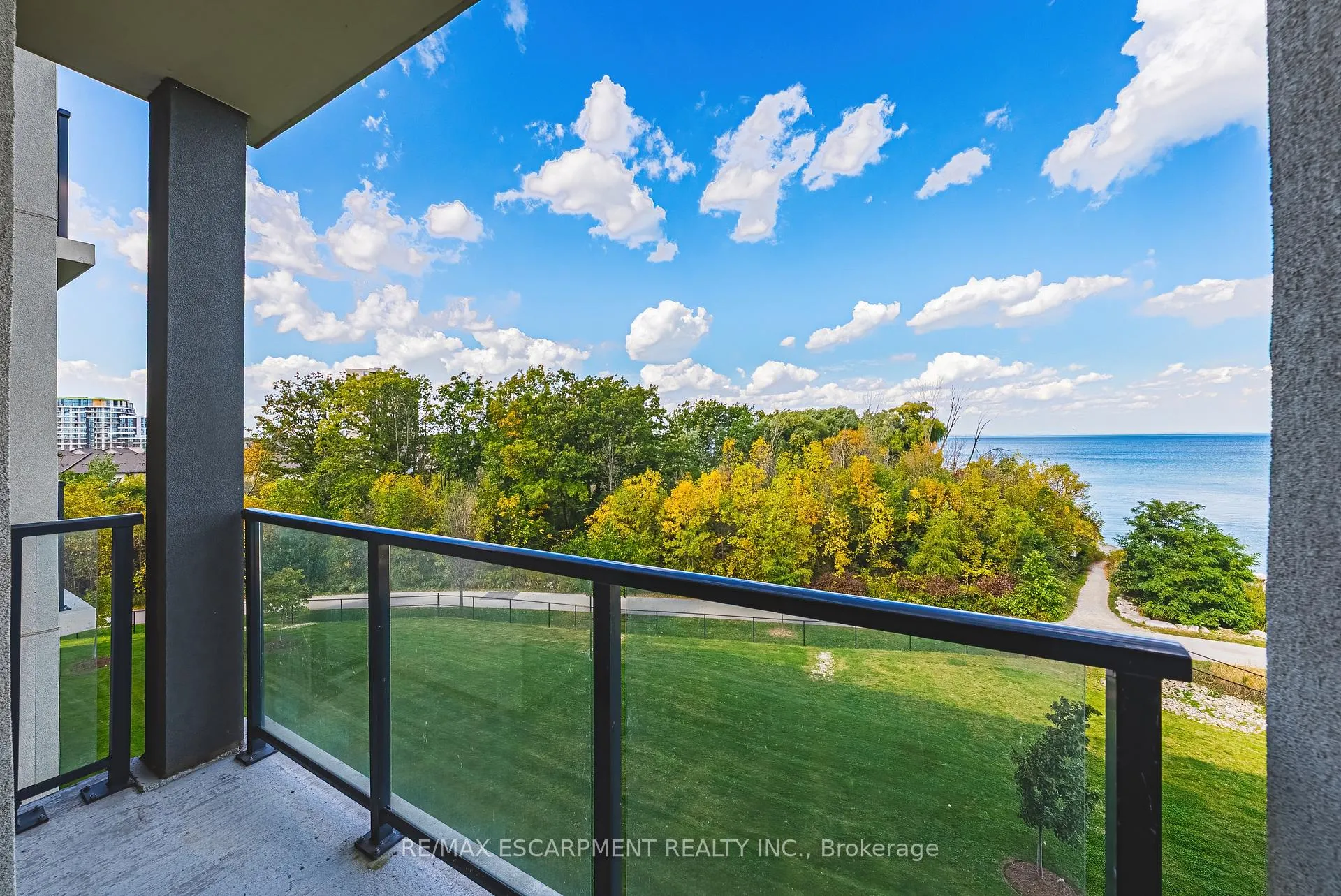 Photo 12 of Unit 428, 125 Shoreview Place, Hamilton, Lakeshore — HOMEH
