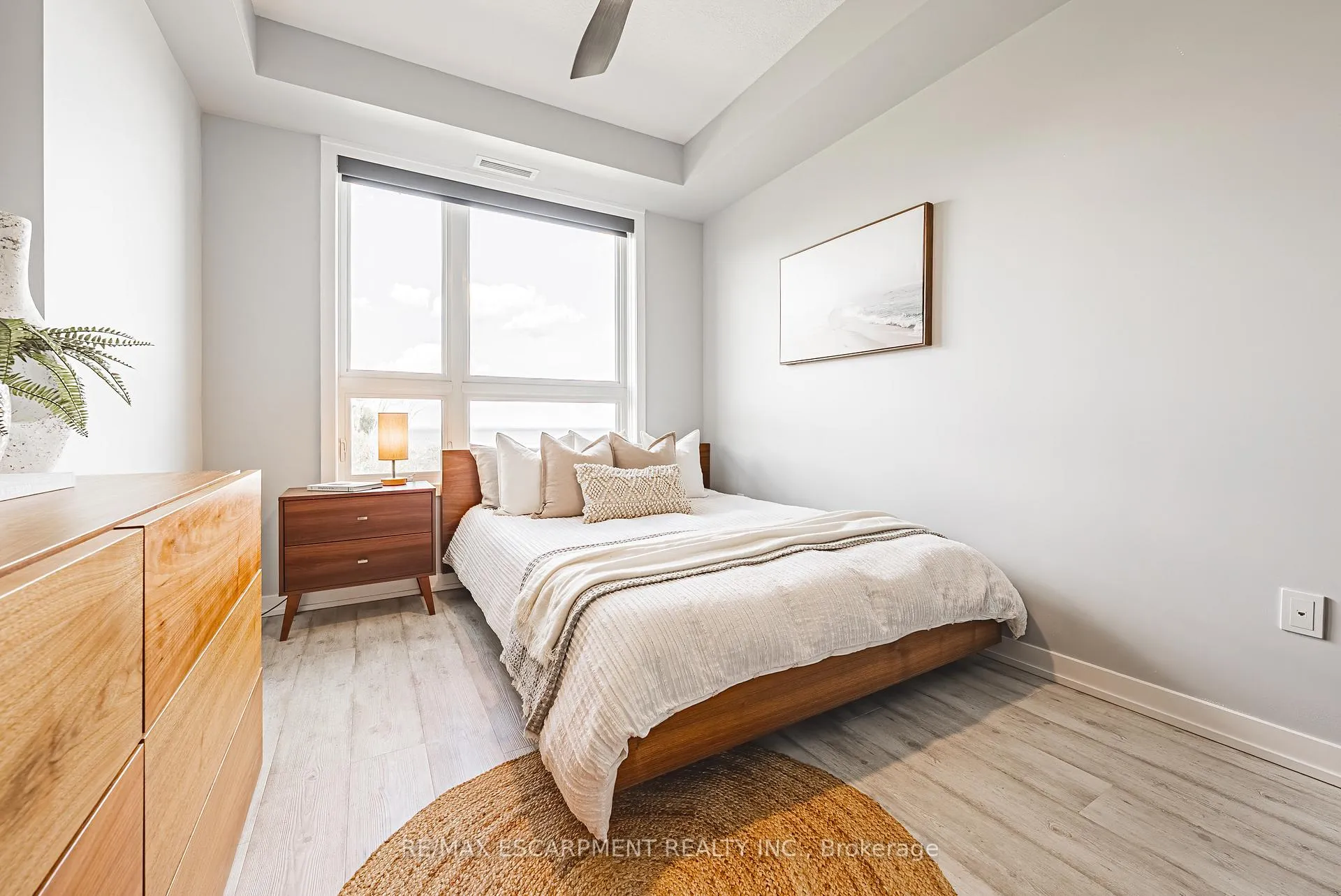 Photo 13 of Unit 428, 125 Shoreview Place, Hamilton, Lakeshore — HOMEH