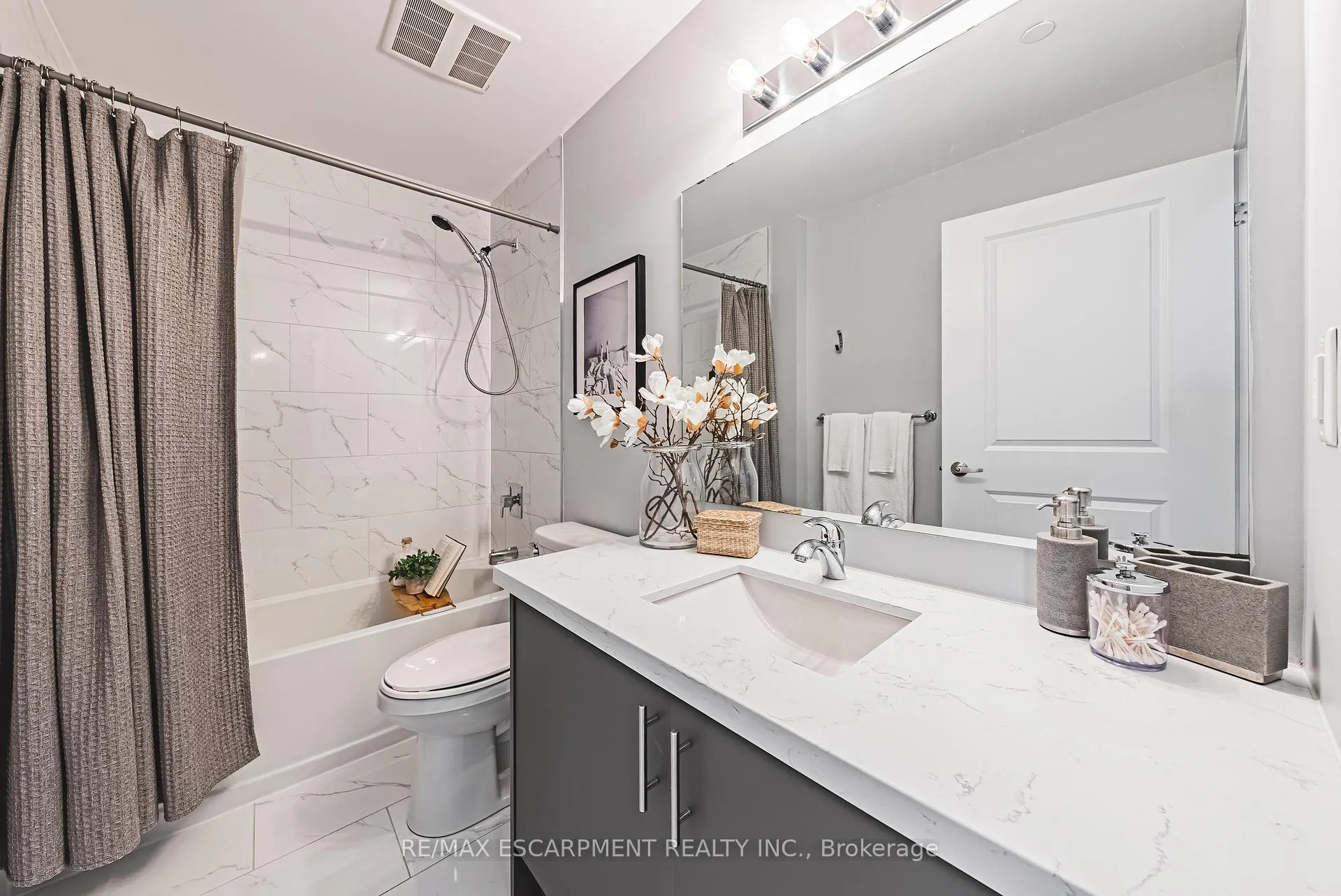 Photo 16 of Unit 428, 125 Shoreview Place, Hamilton, Lakeshore — HOMEH