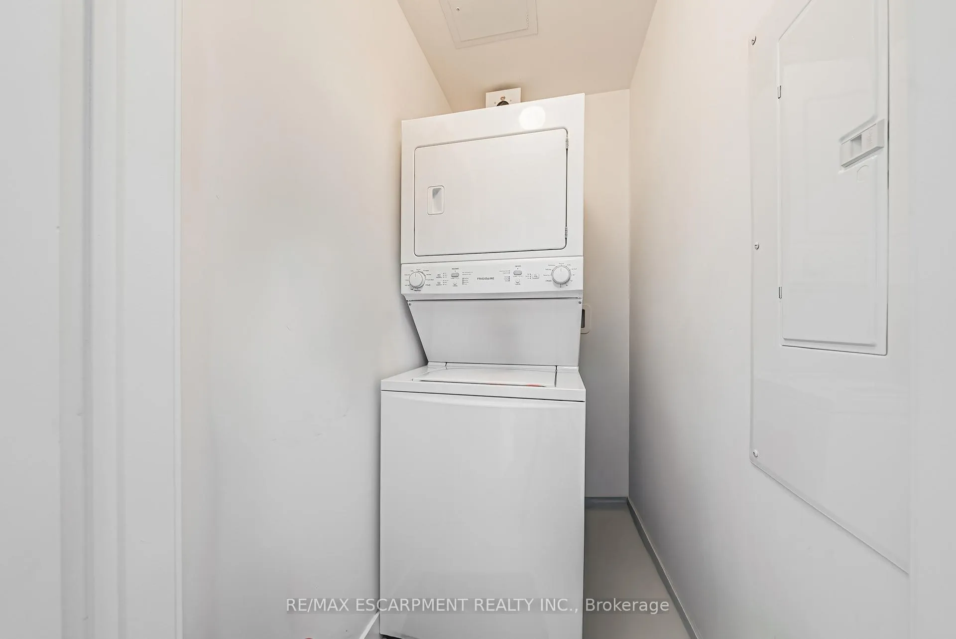 Photo 19 of Unit 428, 125 Shoreview Place, Hamilton, Lakeshore — HOMEH
