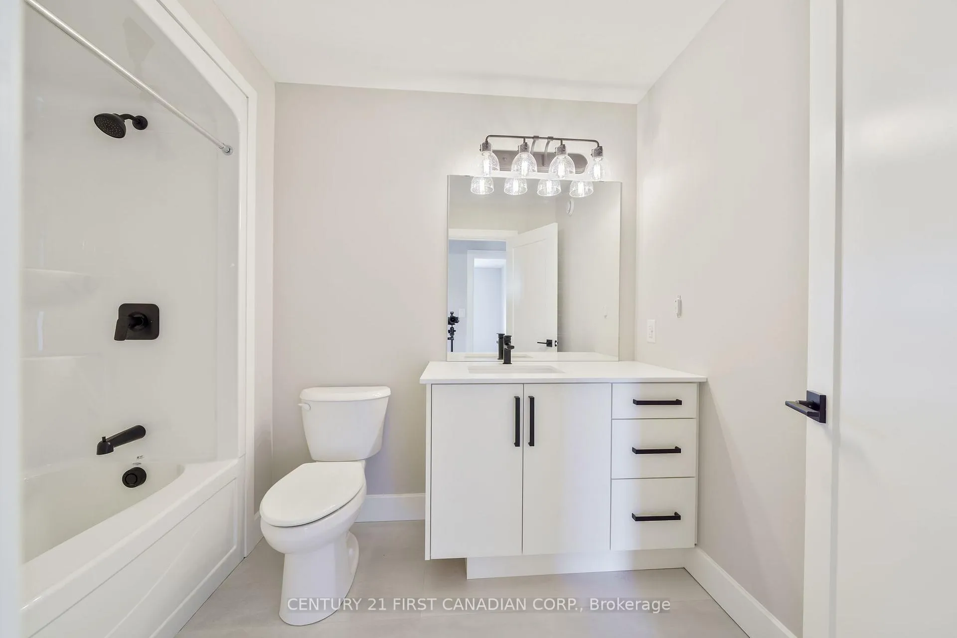 Photo 27 of 105 Sheldabren Street, North Middlesex, Ailsa Craig — HOMEH