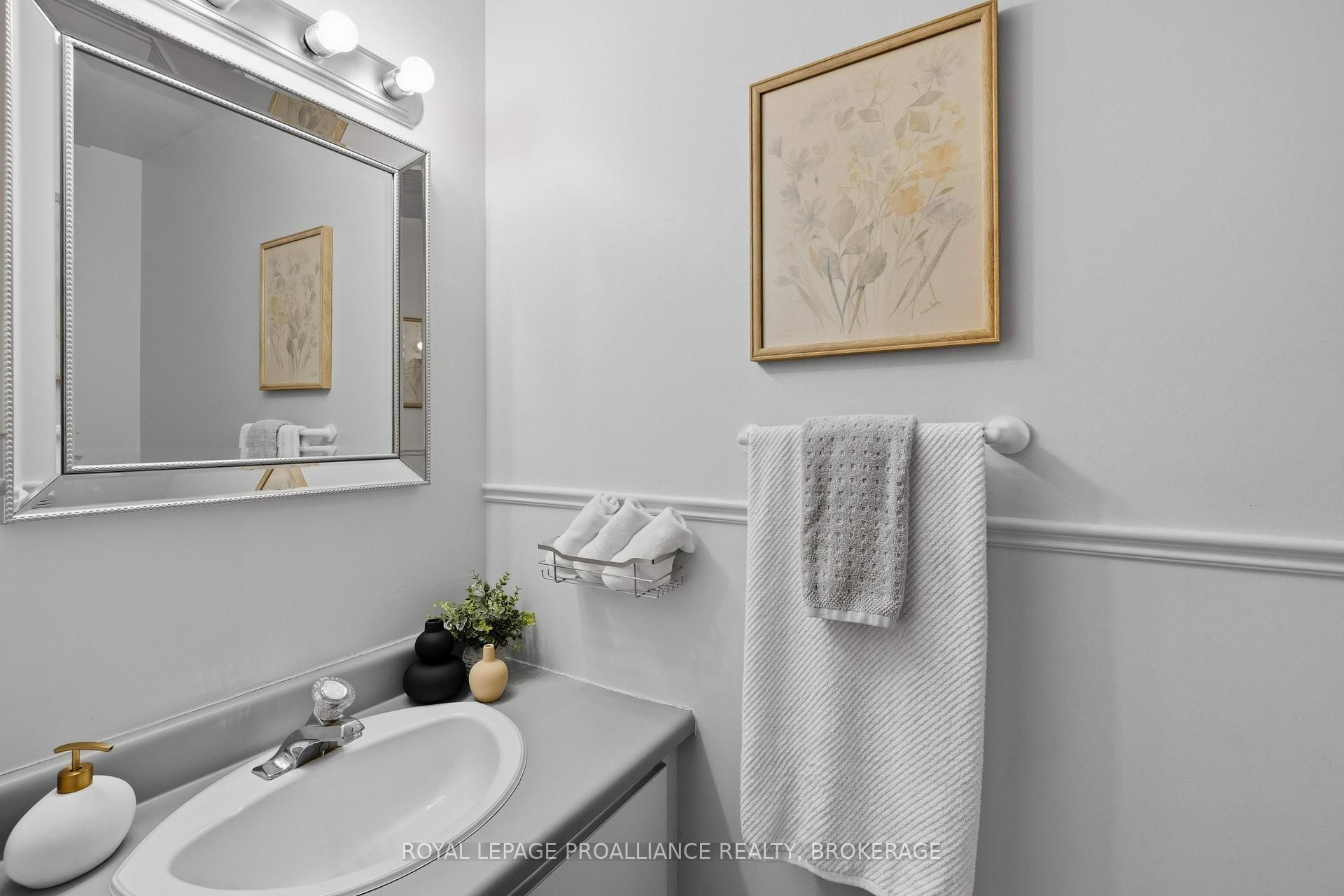 Photo 5 of 896 Muirfield Crescent, Kingston, East Gardiners Rd — HOMEH