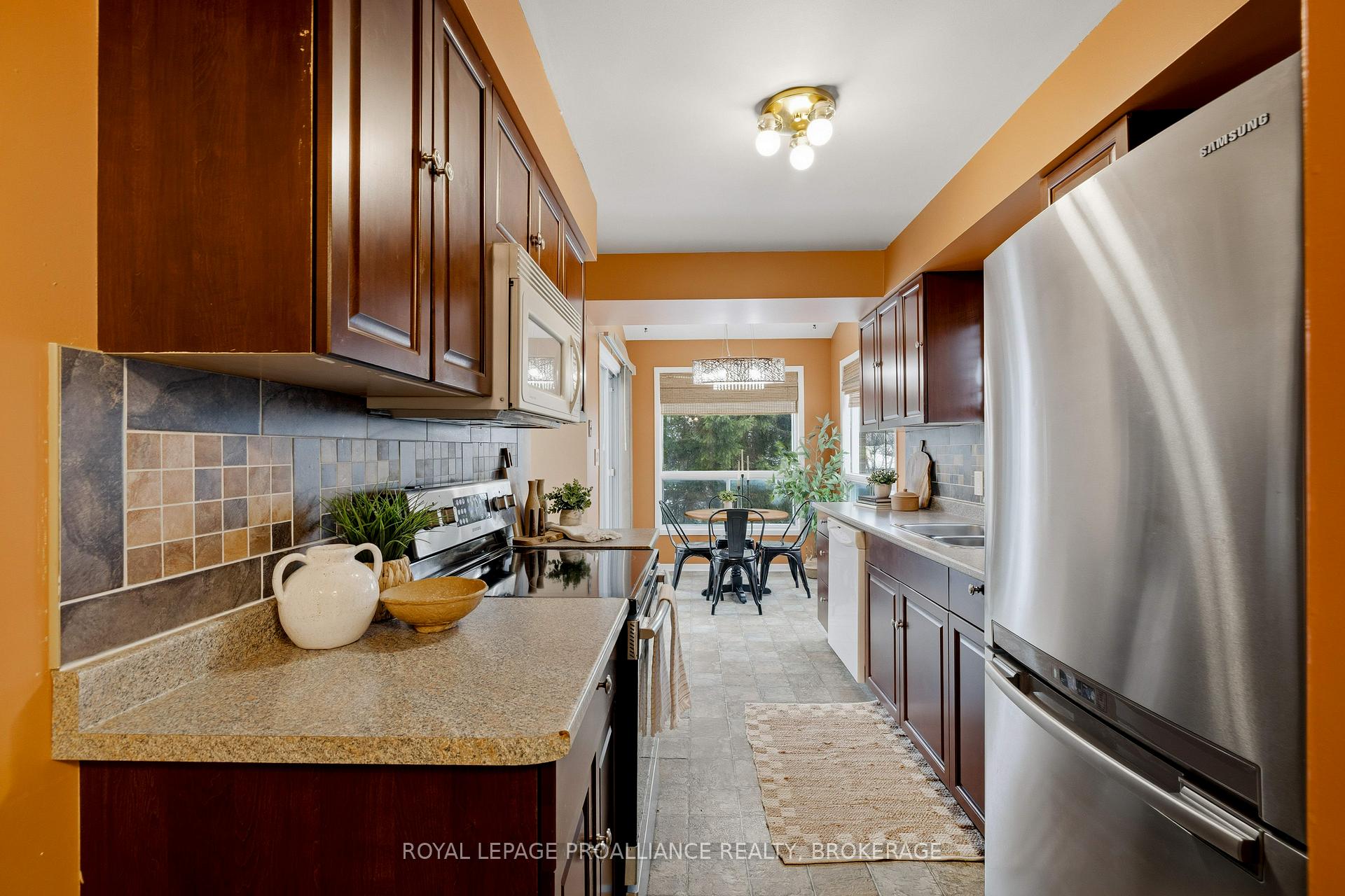 Photo 6 of 896 Muirfield Crescent, Kingston, East Gardiners Rd — HOMEH