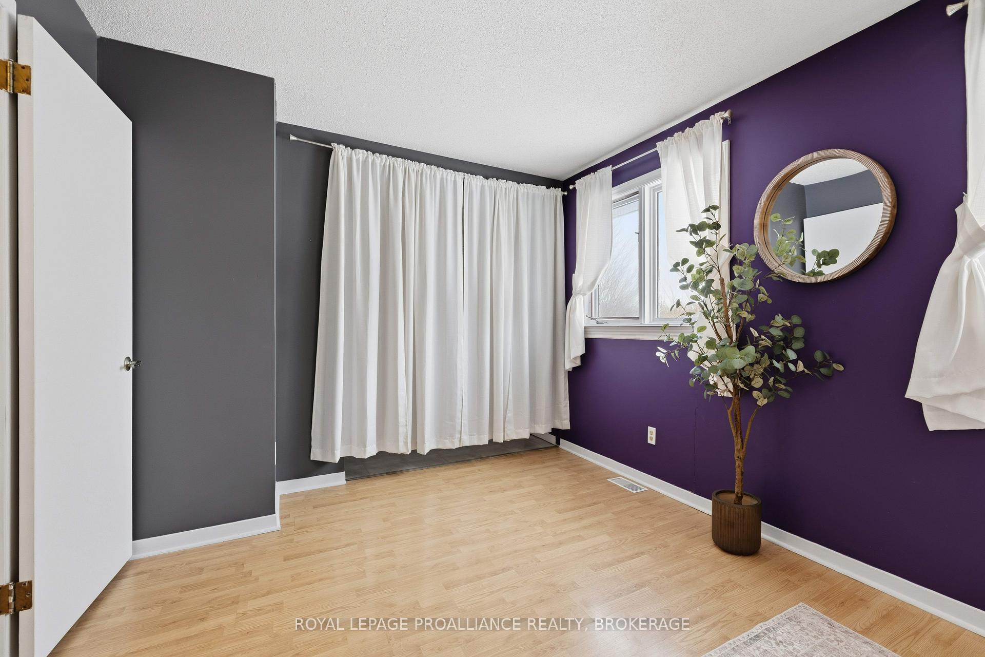 Photo 16 of 896 Muirfield Crescent, Kingston, East Gardiners Rd — HOMEH
