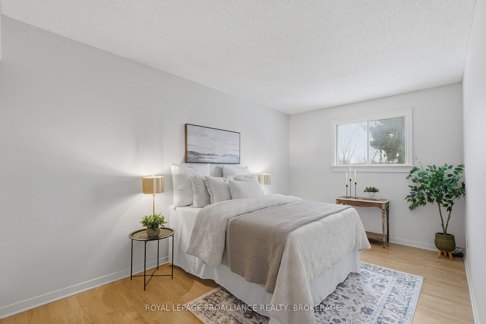 Photo 25 of 896 Muirfield Crescent, Kingston, East Gardiners Rd — HOMEH