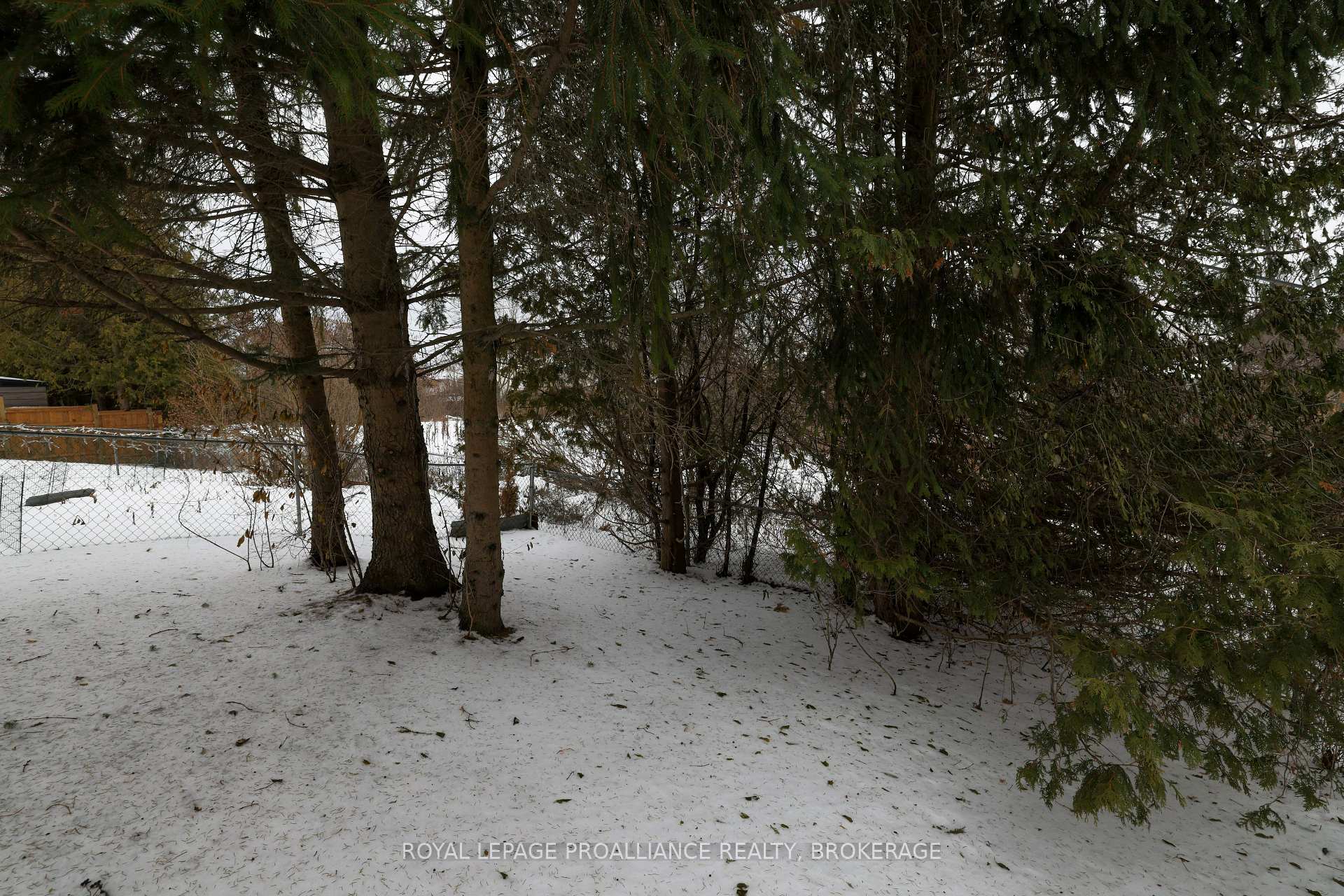 Photo 33 of 896 Muirfield Crescent, Kingston, East Gardiners Rd — HOMEH