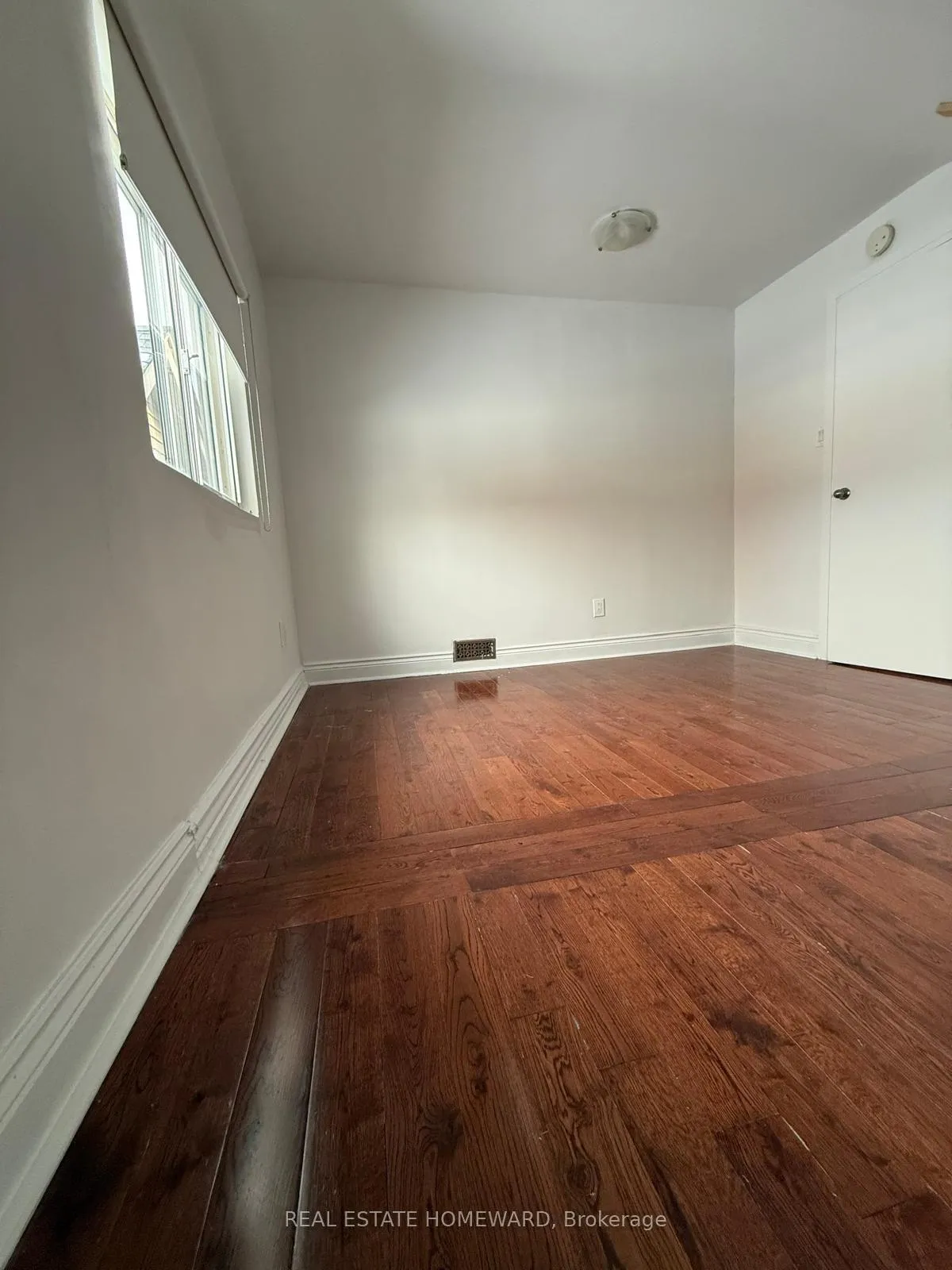 Photo 2 of Unit Upper, 1234 Gerrard Street E, Toronto, South Riverdale — HOMEH