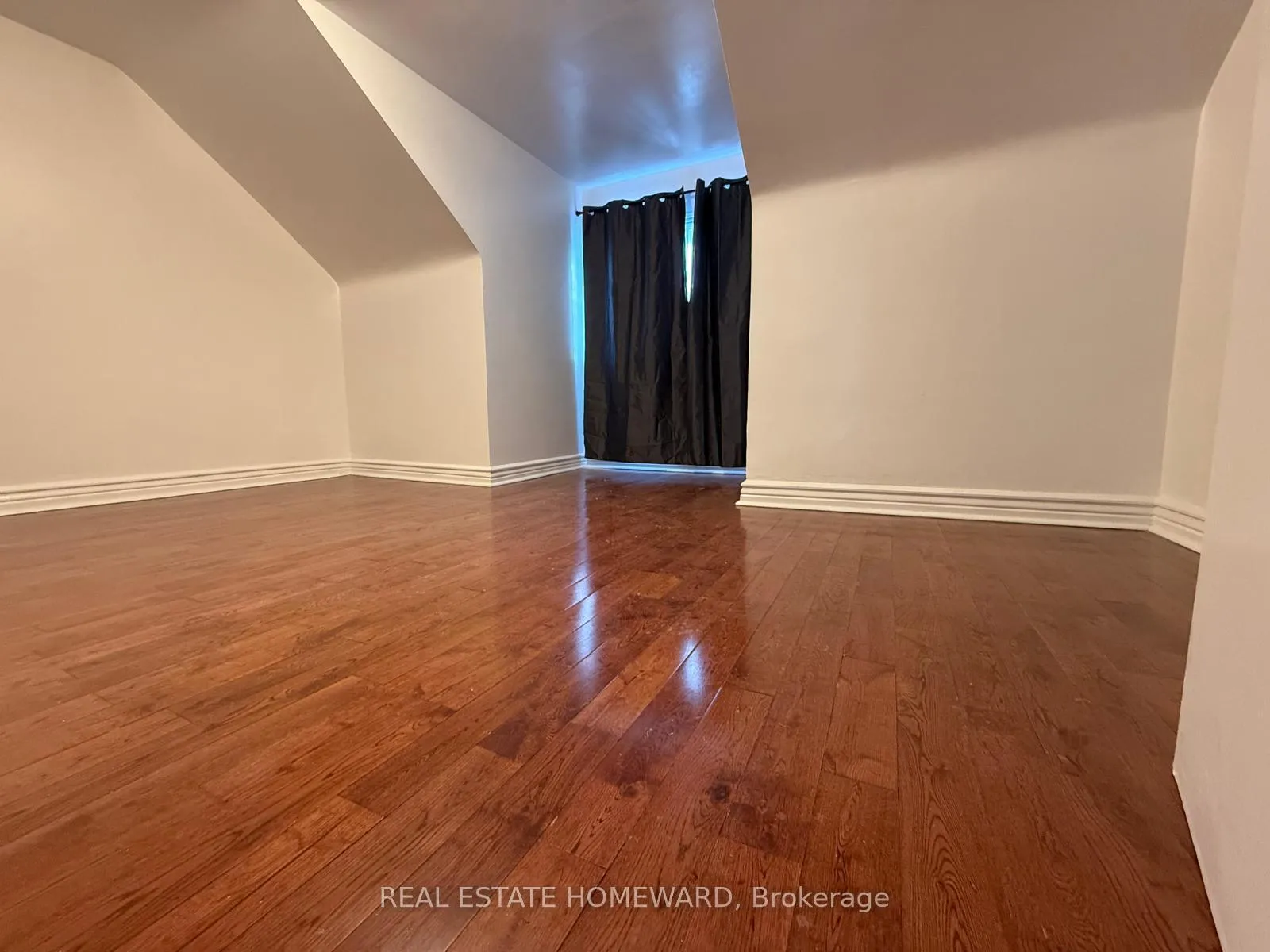 Photo 6 of Unit Upper, 1234 Gerrard Street E, Toronto, South Riverdale — HOMEH