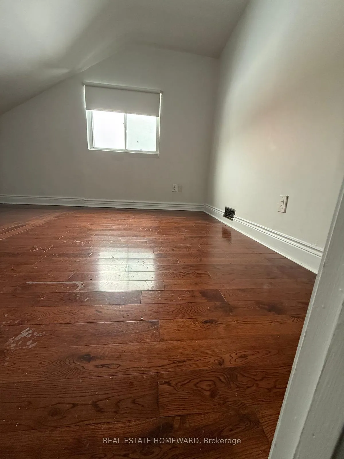 Photo 8 of Unit Upper, 1234 Gerrard Street E, Toronto, South Riverdale — HOMEH