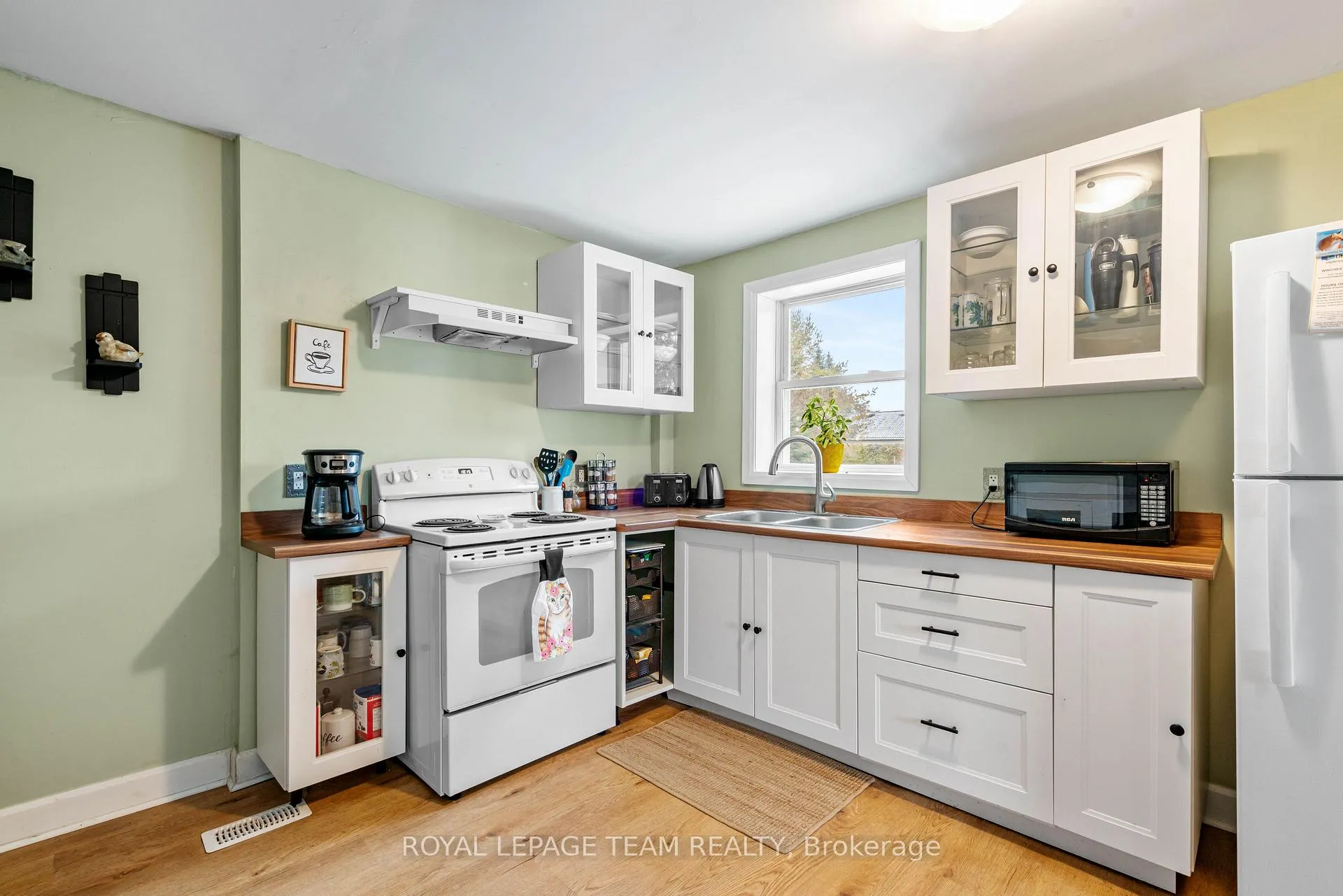 Photo 5 of 11509 Queen Street, North Dundas, North Dundas (Mountain) Twp — HOMEH