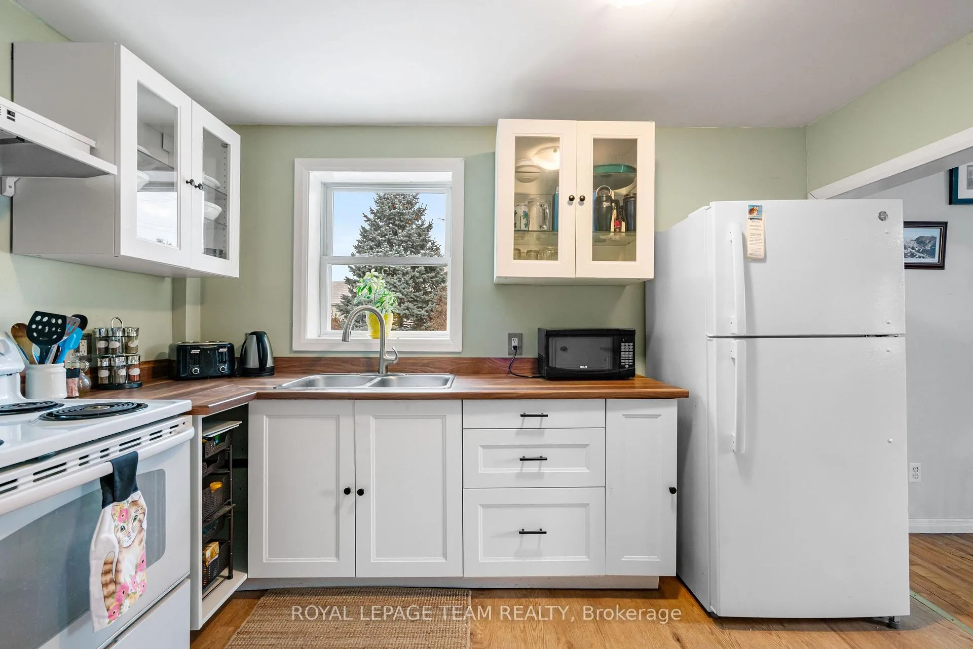 Photo 6 of 11509 Queen Street, North Dundas, North Dundas (Mountain) Twp — HOMEH