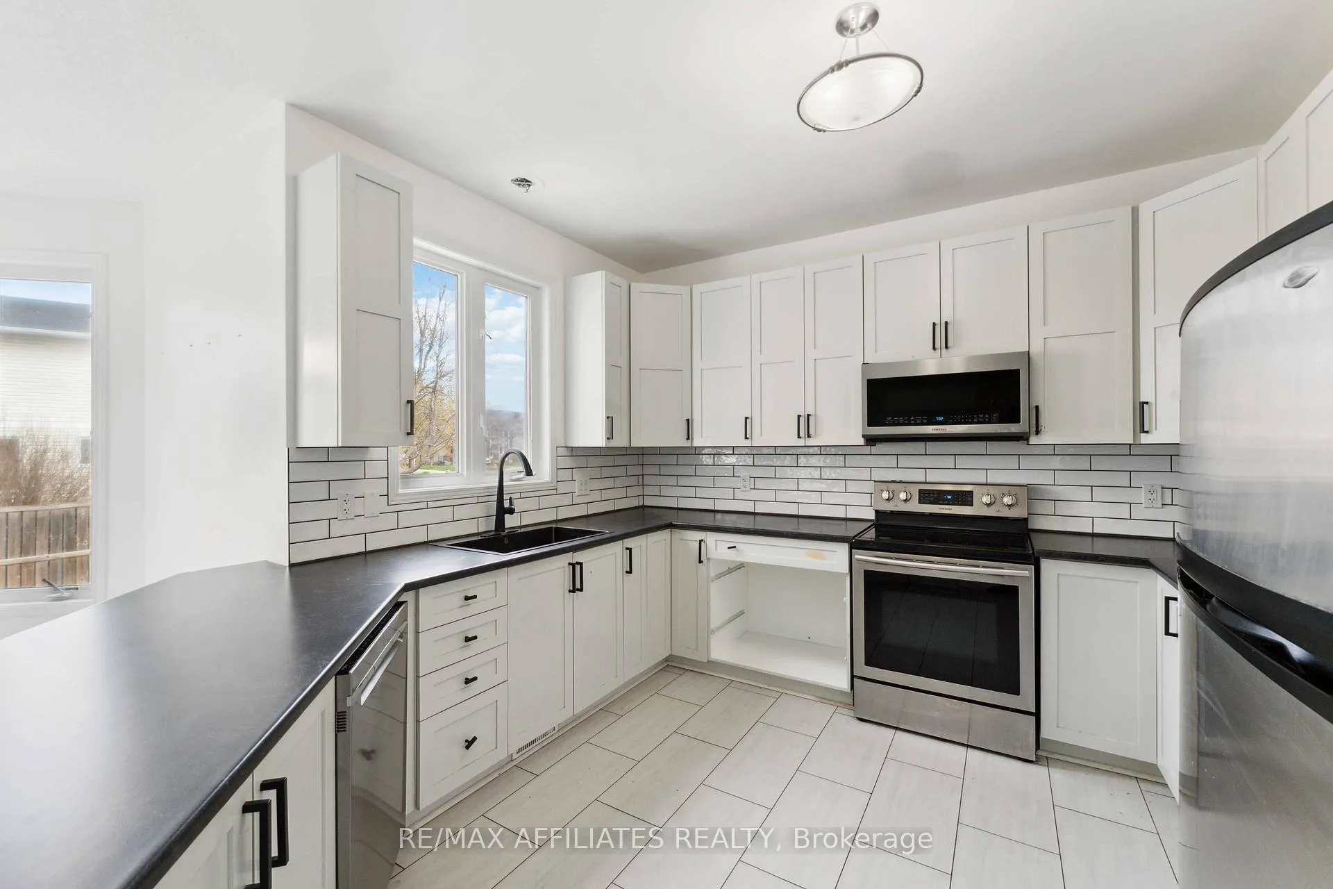 Photo 6 of 59 Baywood Drive, Ottawa, Stittsville (South) — HOMEH