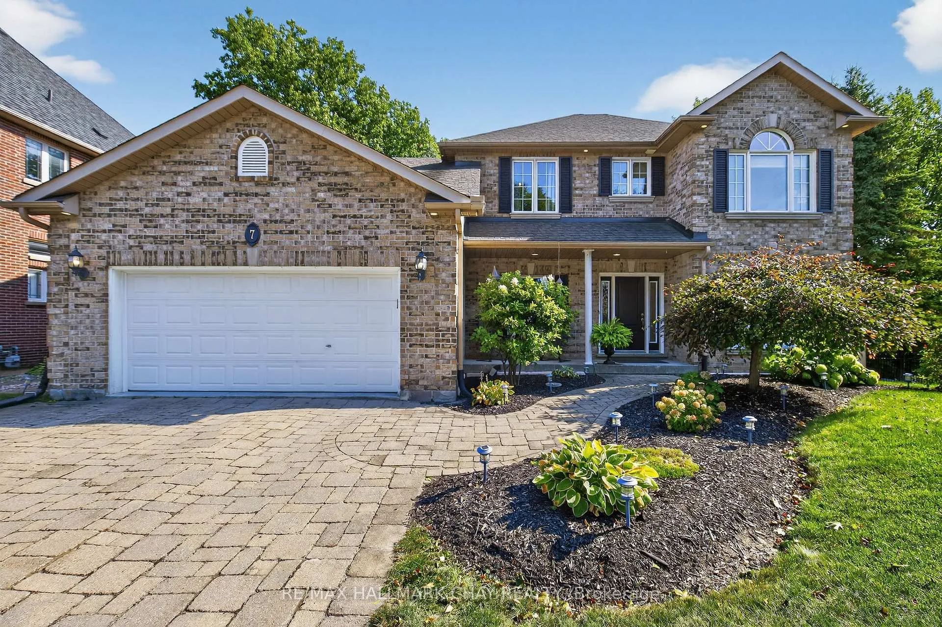 Photo 2 of 7 Porcupine Circle, Barrie, Ardagh — HOMEH