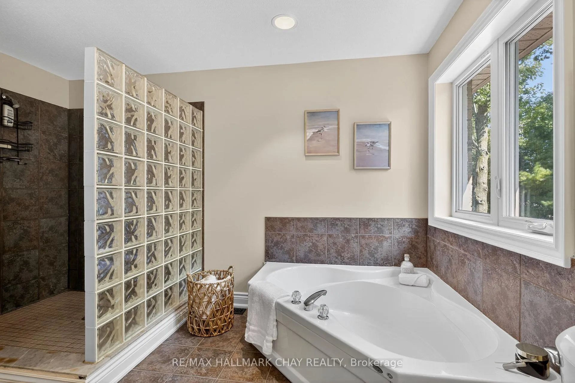 Photo 22 of 7 Porcupine Circle, Barrie, Ardagh — HOMEH