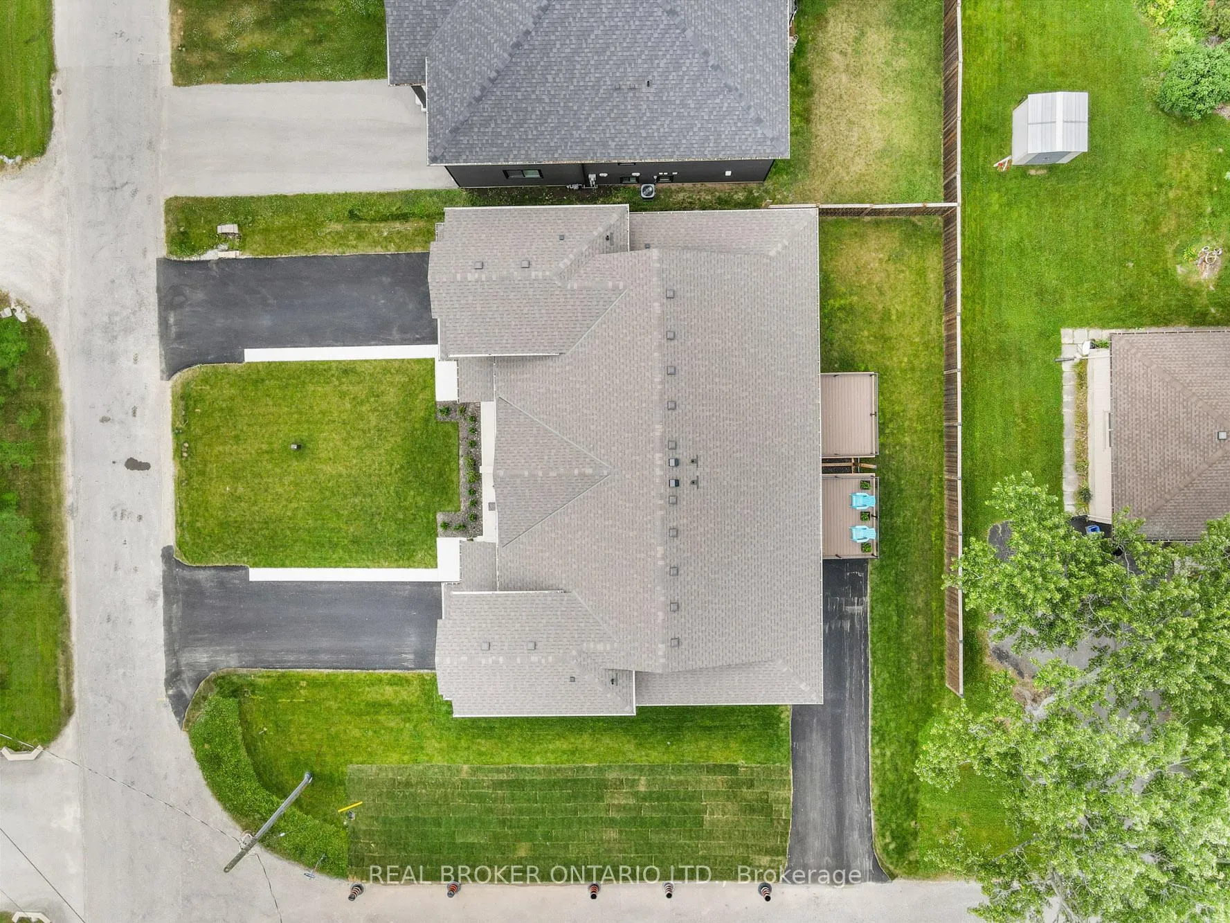 Photo 3 of 44 Topham Boulevard, Welland, N. Welland — HOMEH