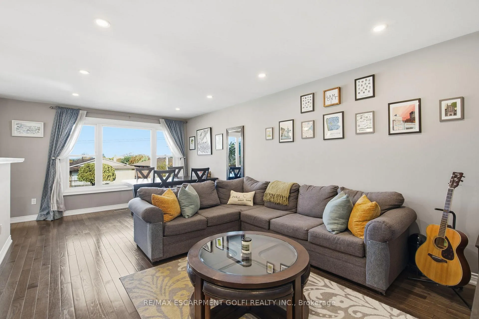 Photo 2 of 146 Lavina Crescent, Hamilton, Mountview — HOMEH