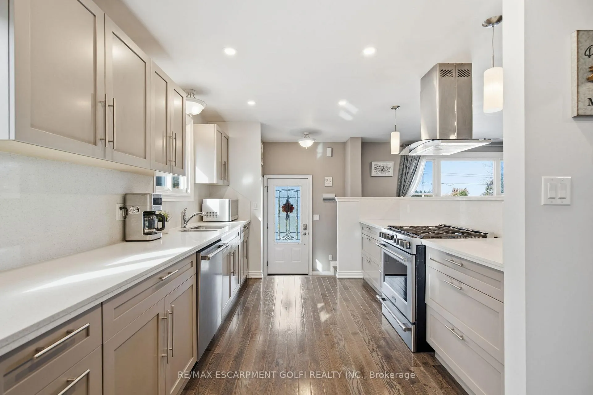 Photo 5 of 146 Lavina Crescent, Hamilton, Mountview — HOMEH