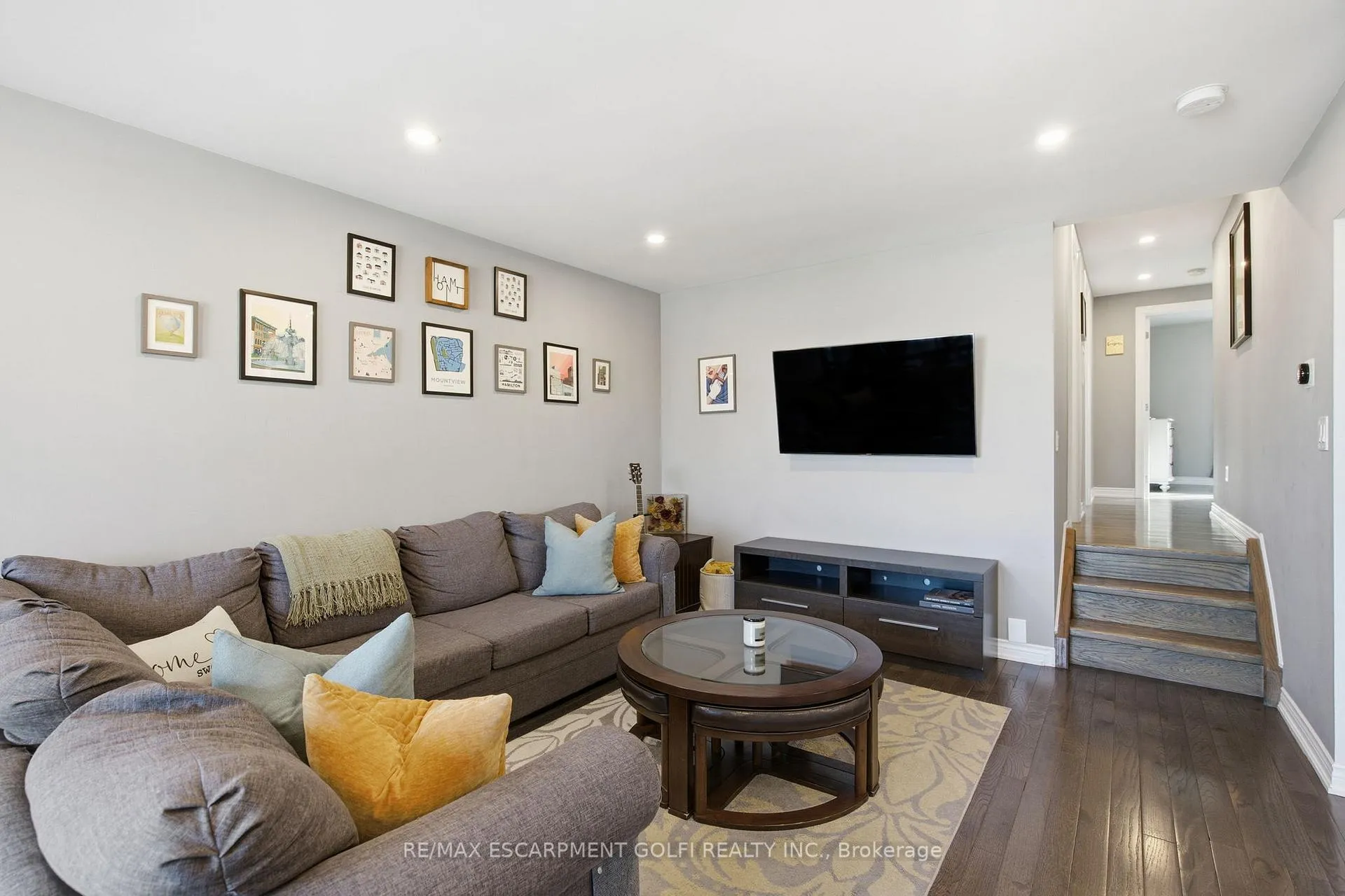 Photo 9 of 146 Lavina Crescent, Hamilton, Mountview — HOMEH
