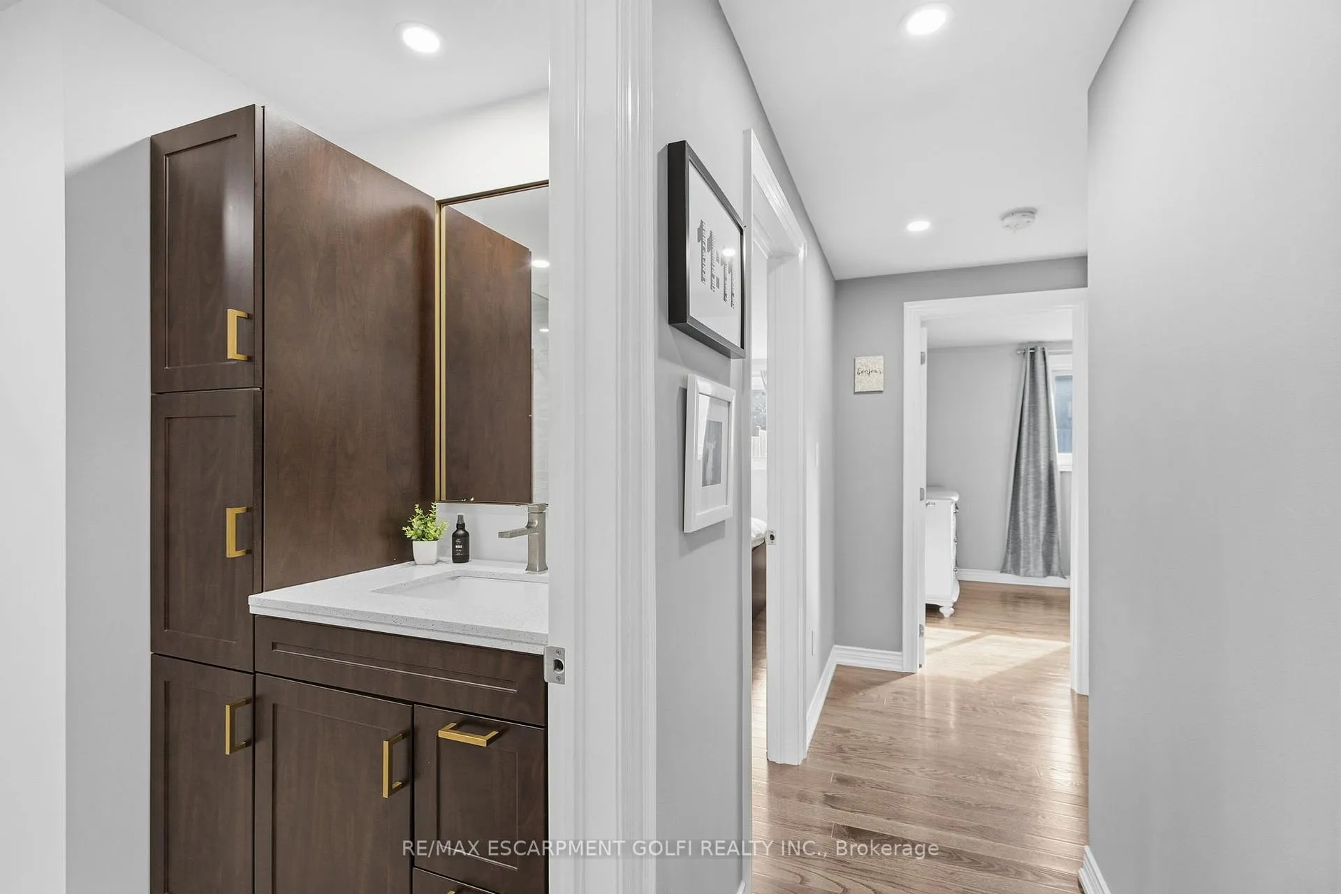 Photo 10 of 146 Lavina Crescent, Hamilton, Mountview — HOMEH