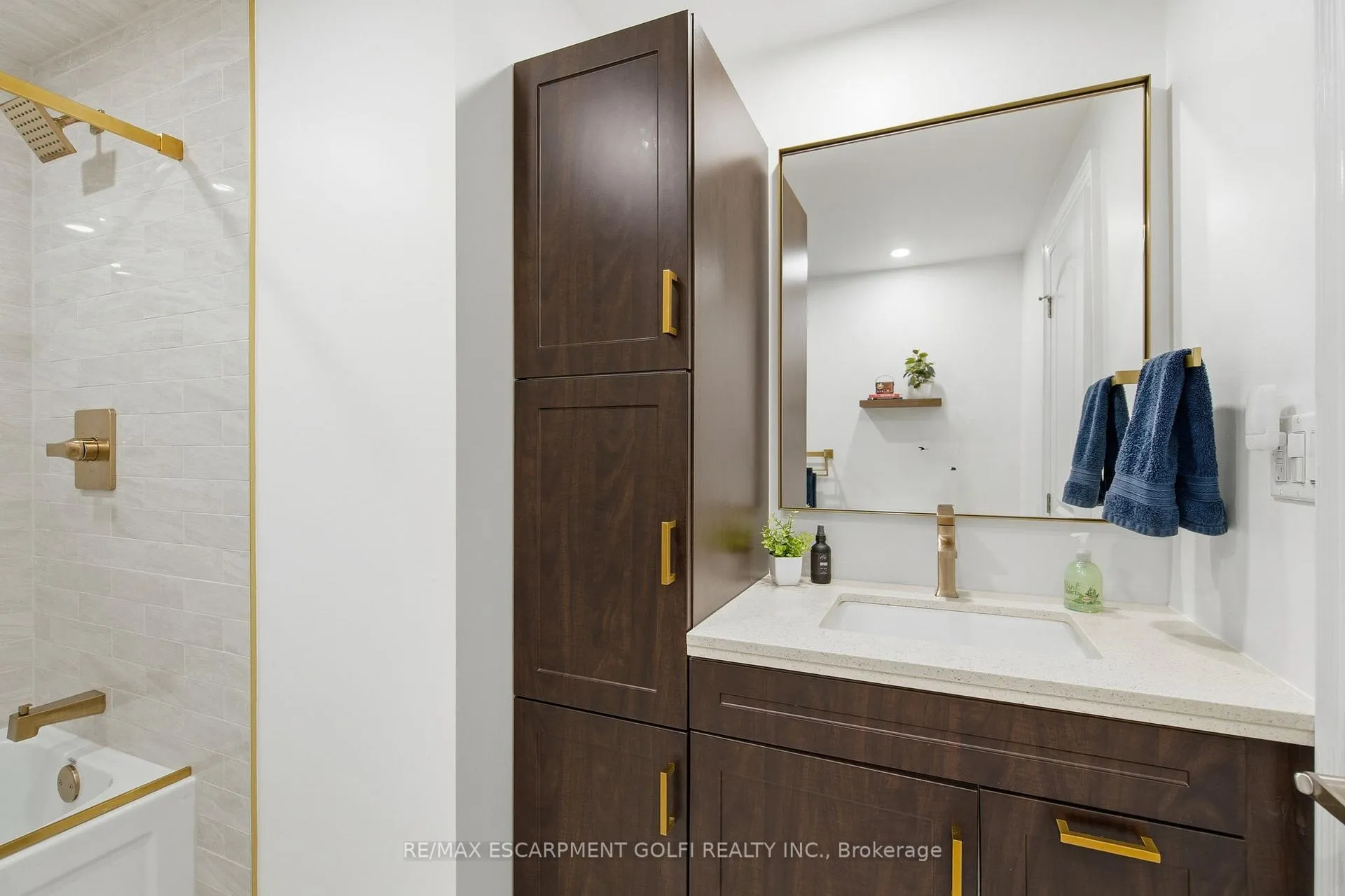 Photo 11 of 146 Lavina Crescent, Hamilton, Mountview — HOMEH