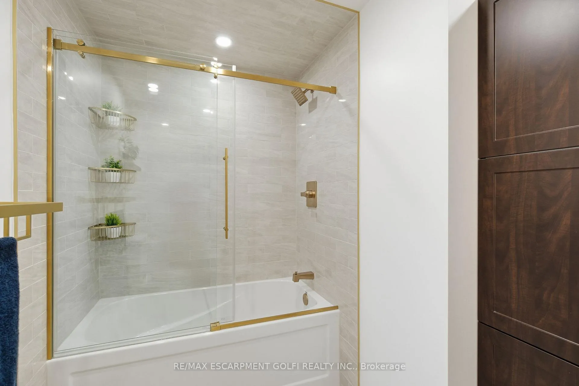 Photo 12 of 146 Lavina Crescent, Hamilton, Mountview — HOMEH