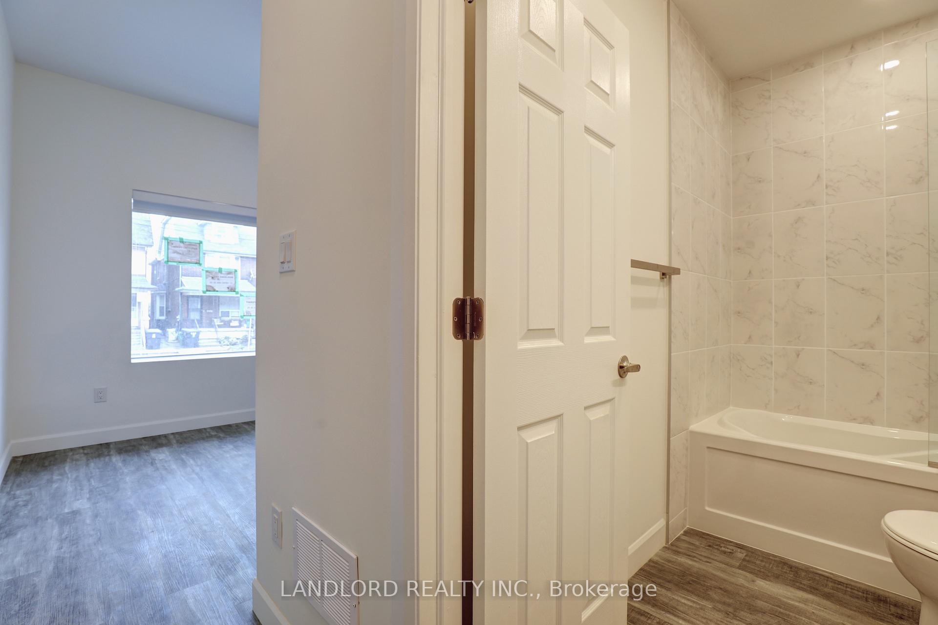Photo 23 of Unit C, 620 Bathurst Street, Toronto, Palmerston-Little Italy — HOMEH