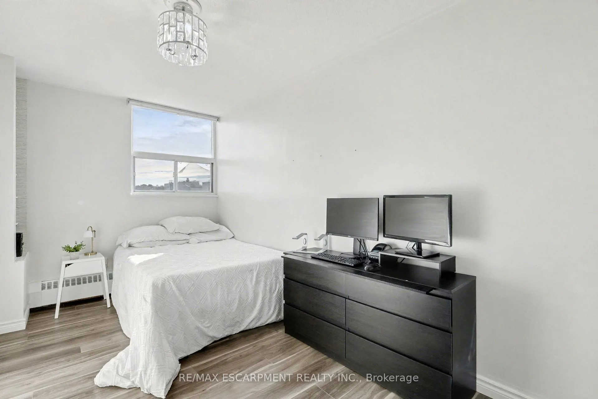 Photo 9 of Unit 1001, 15 Nicklaus Drive, Hamilton, Vincent — HOMEH